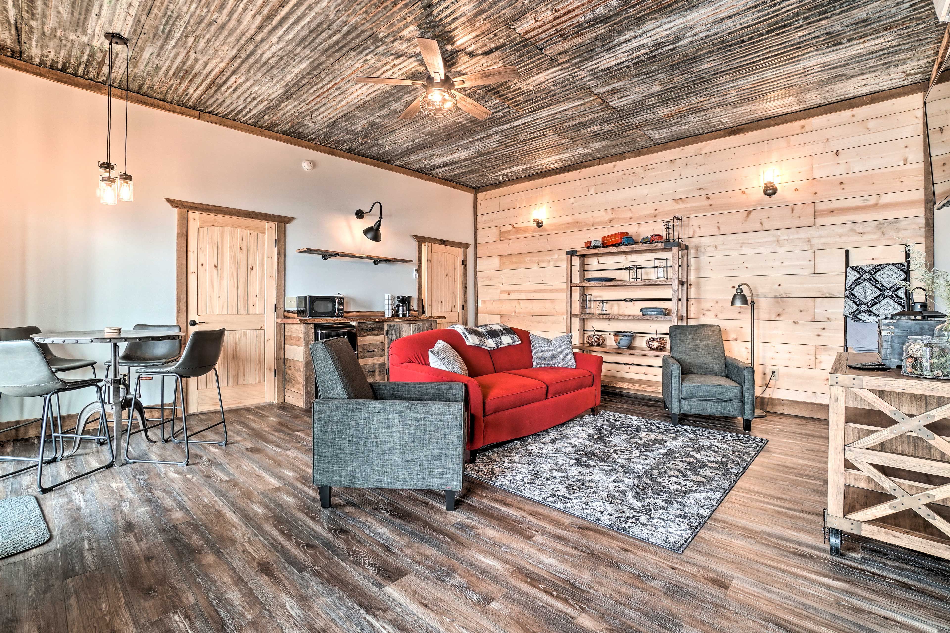 Lounge Area | Sleeper Sofa