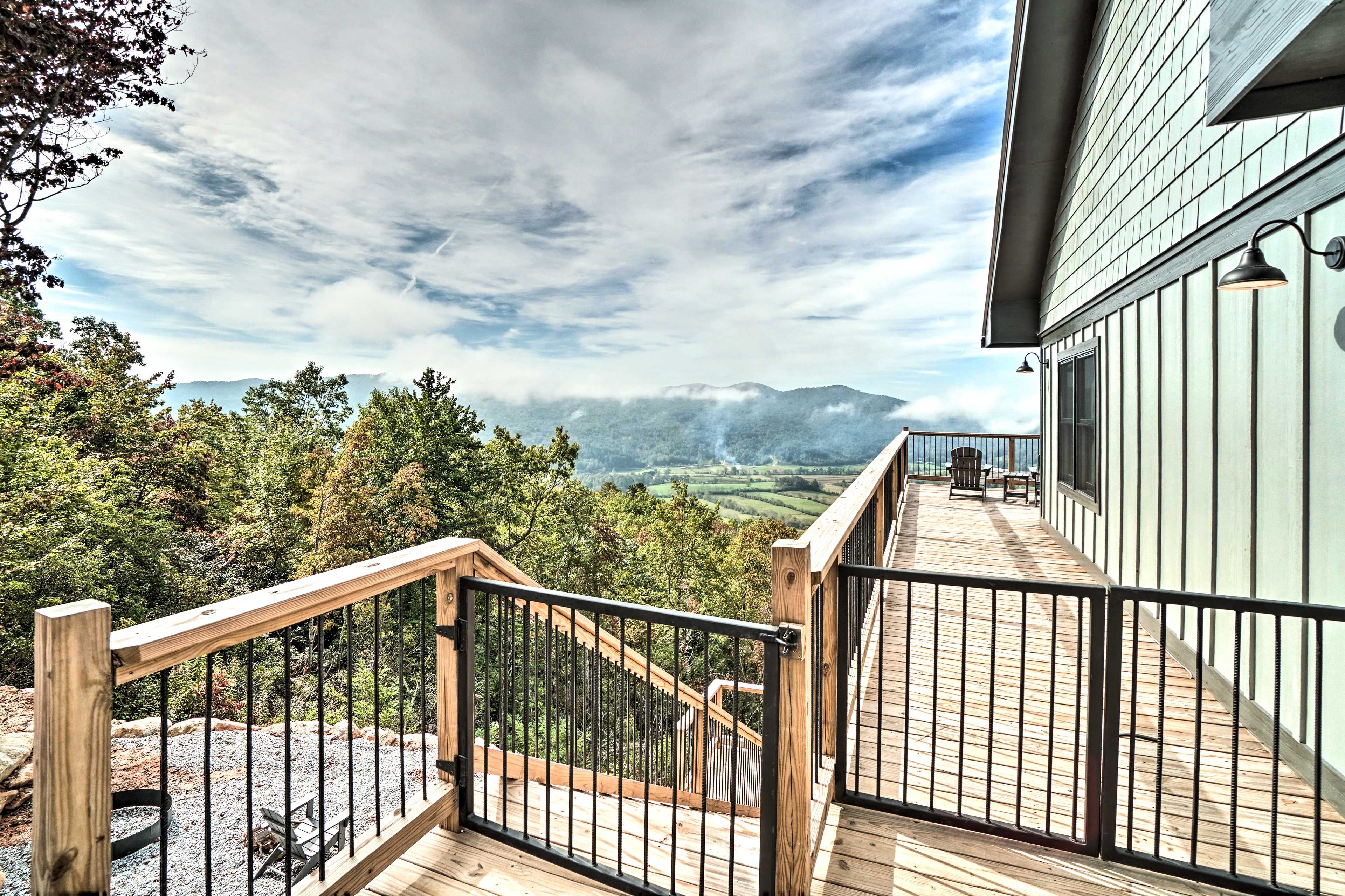 2-Level Deck Views