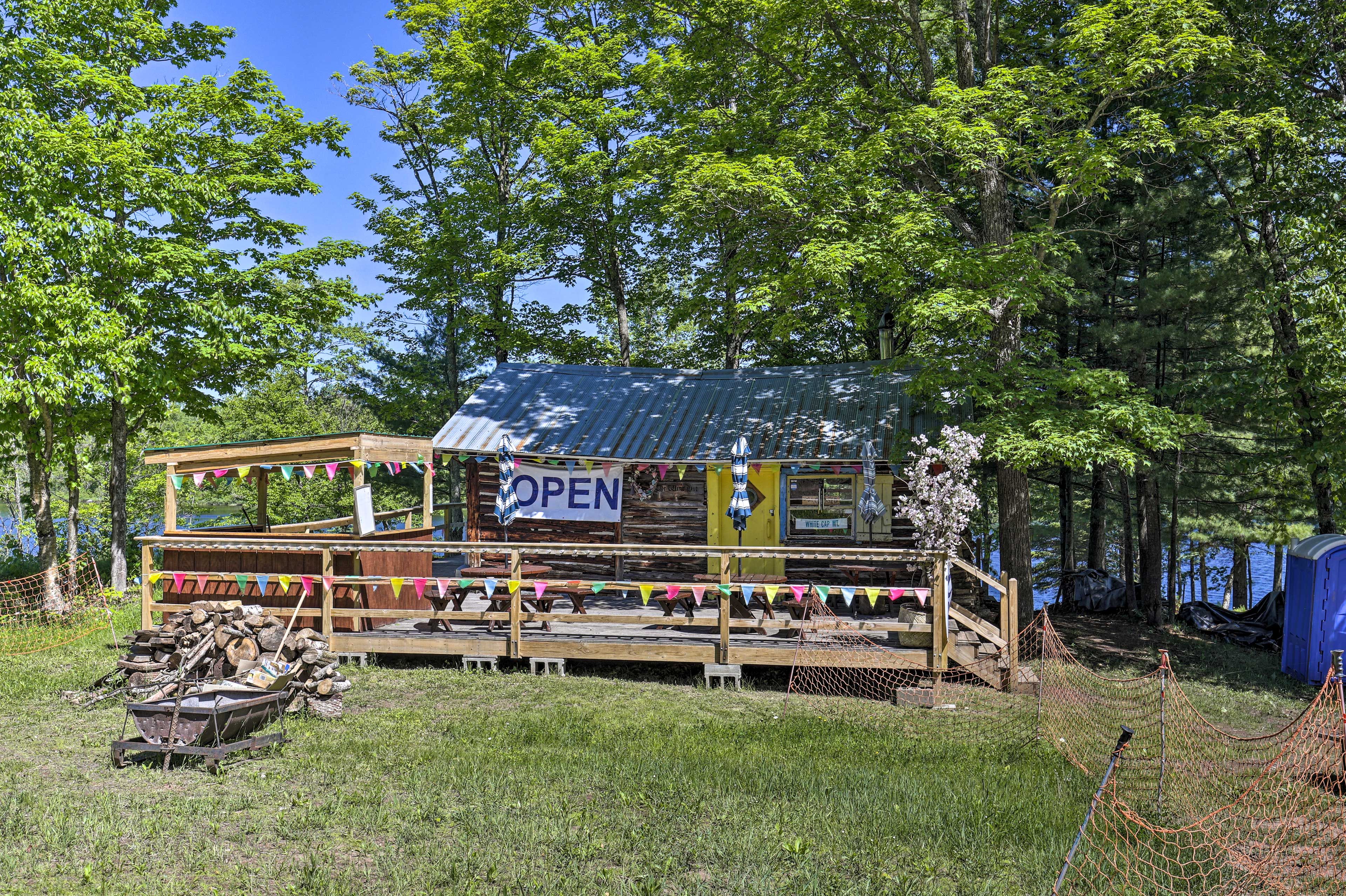 Wine Hut