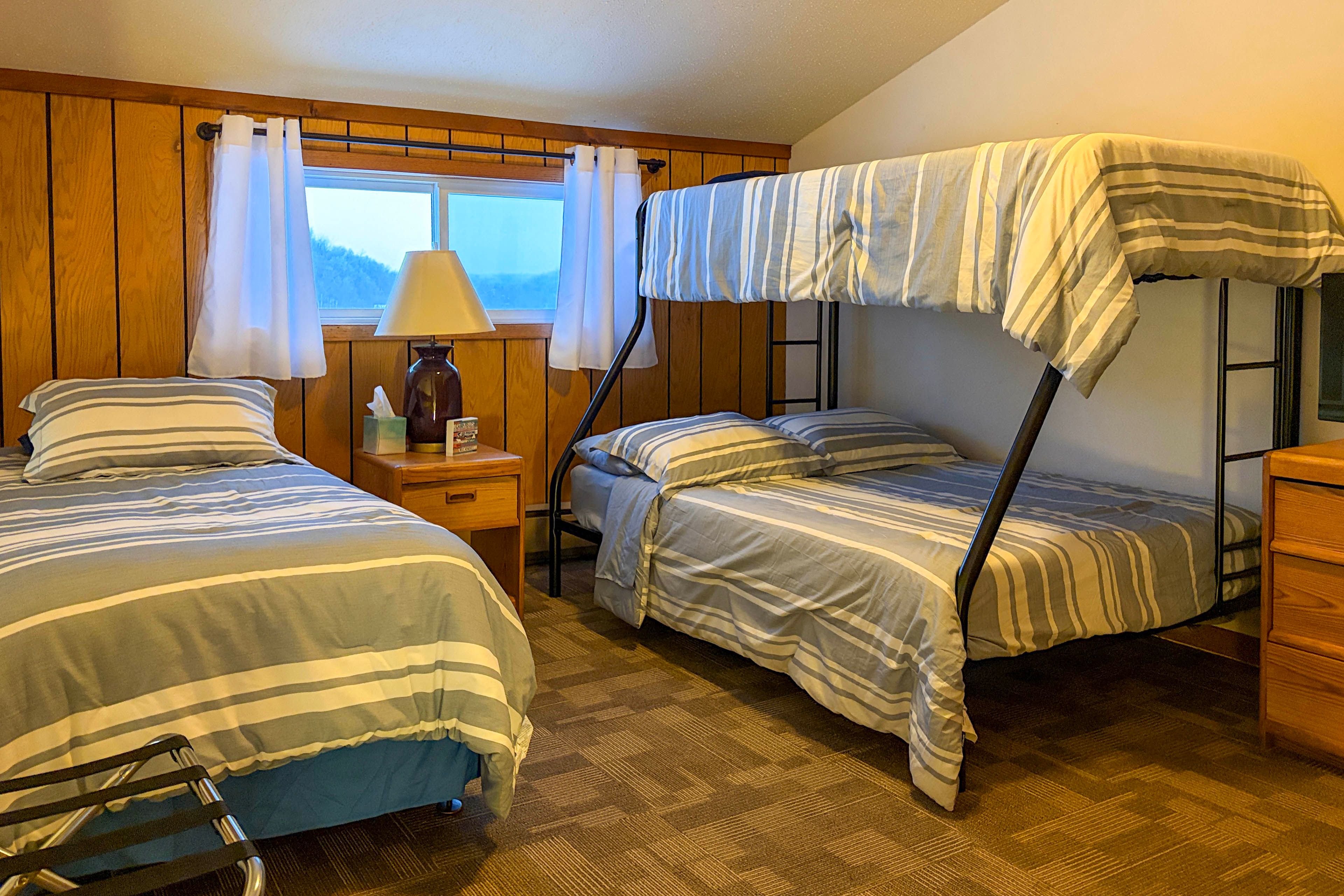 Bedroom 3 | Twin/Full Bunk Bed | Twin Bed