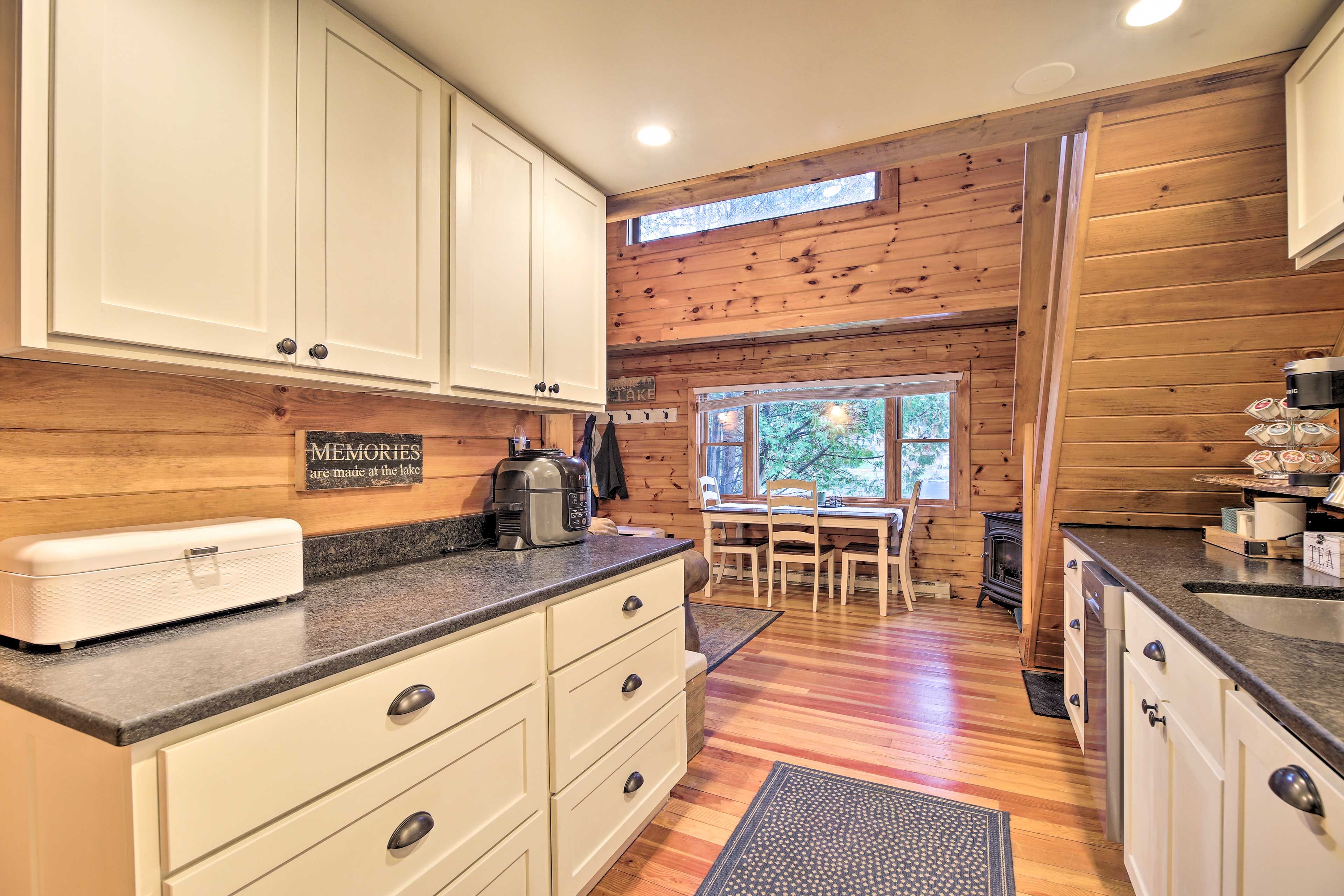 Fully Equipped Kitchen | Toaster | Crock-Pot