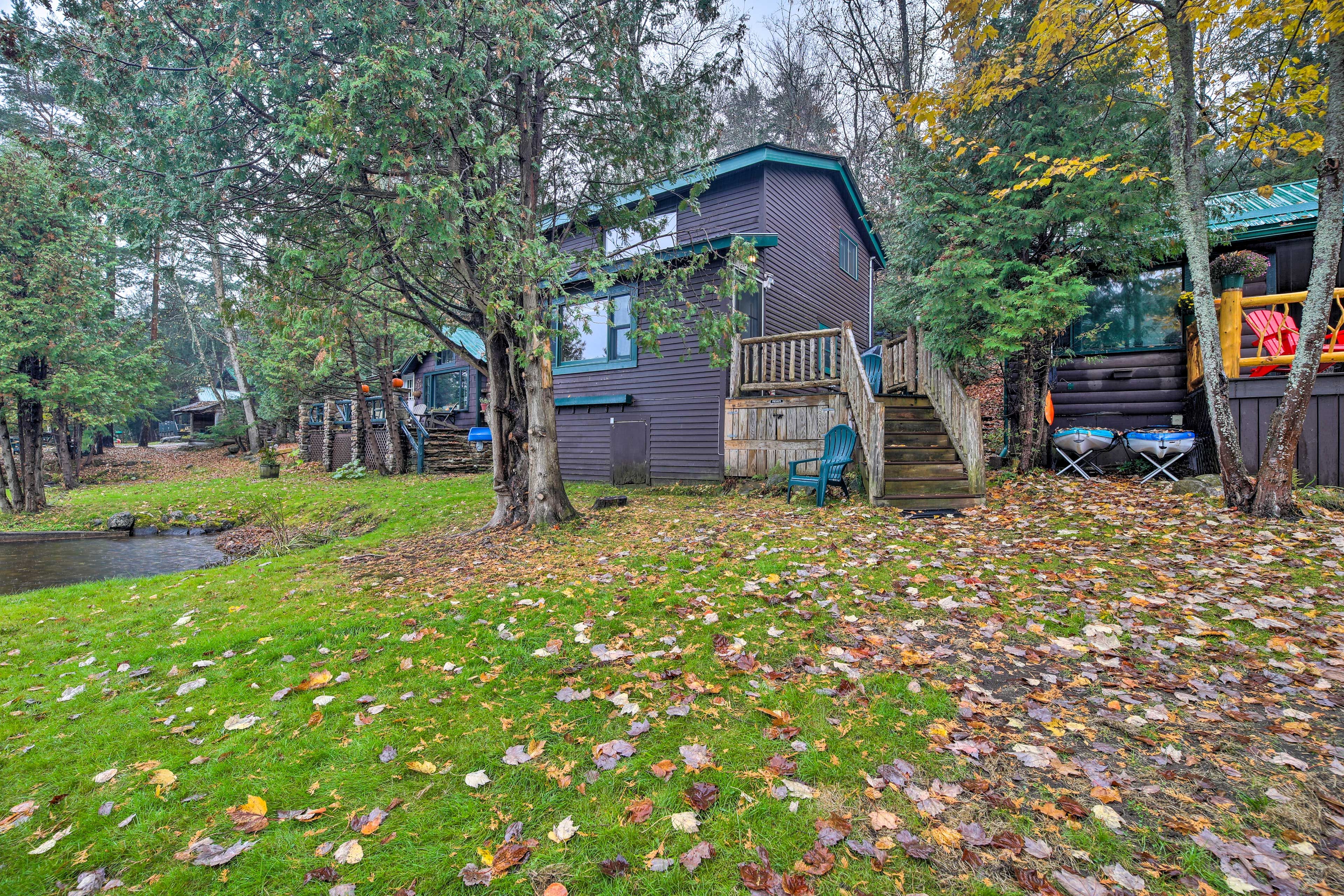 Cabin Exterior | 800 Sq Ft