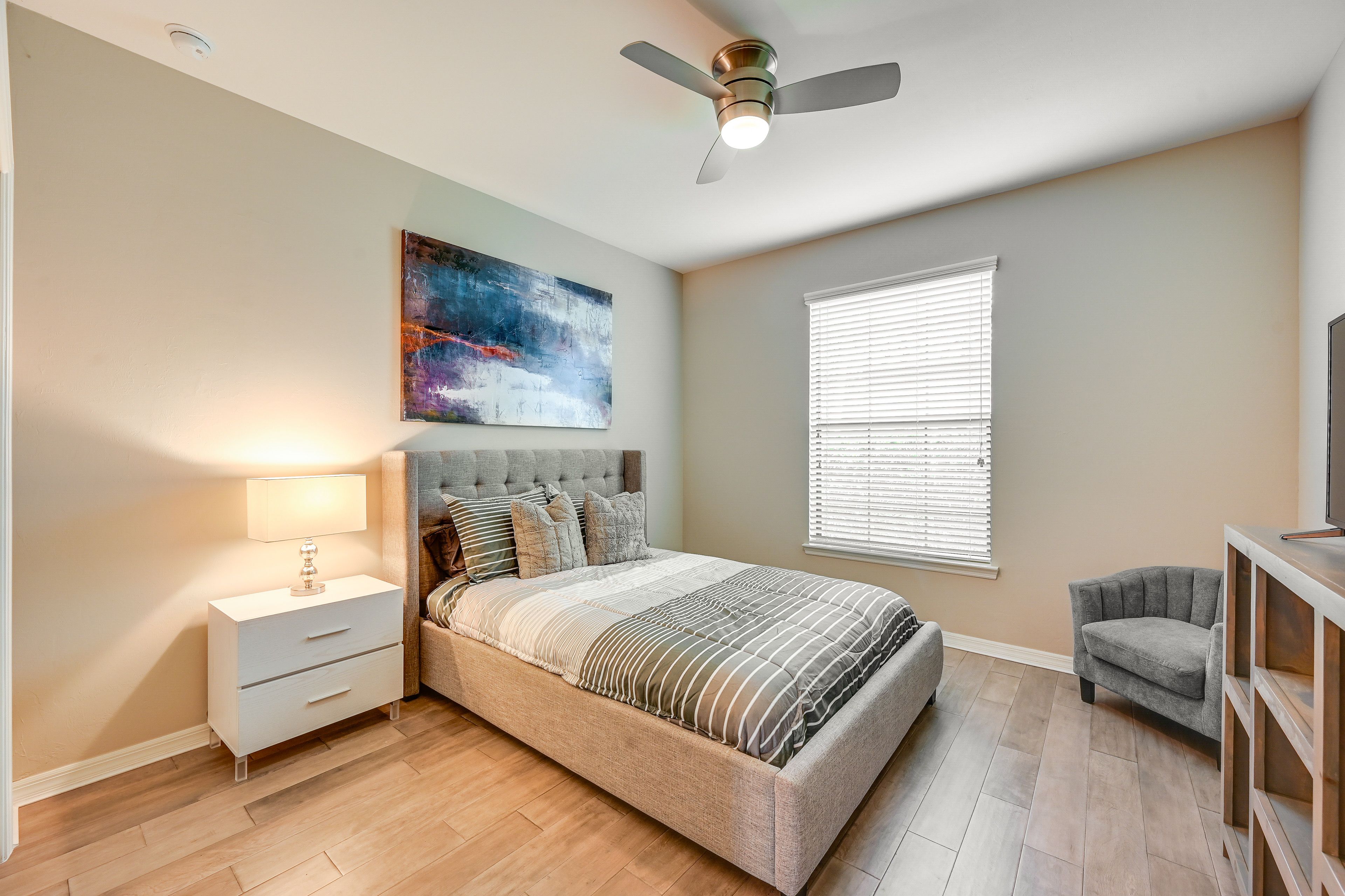 Bedroom 2 | Queen Bed | Smart TV