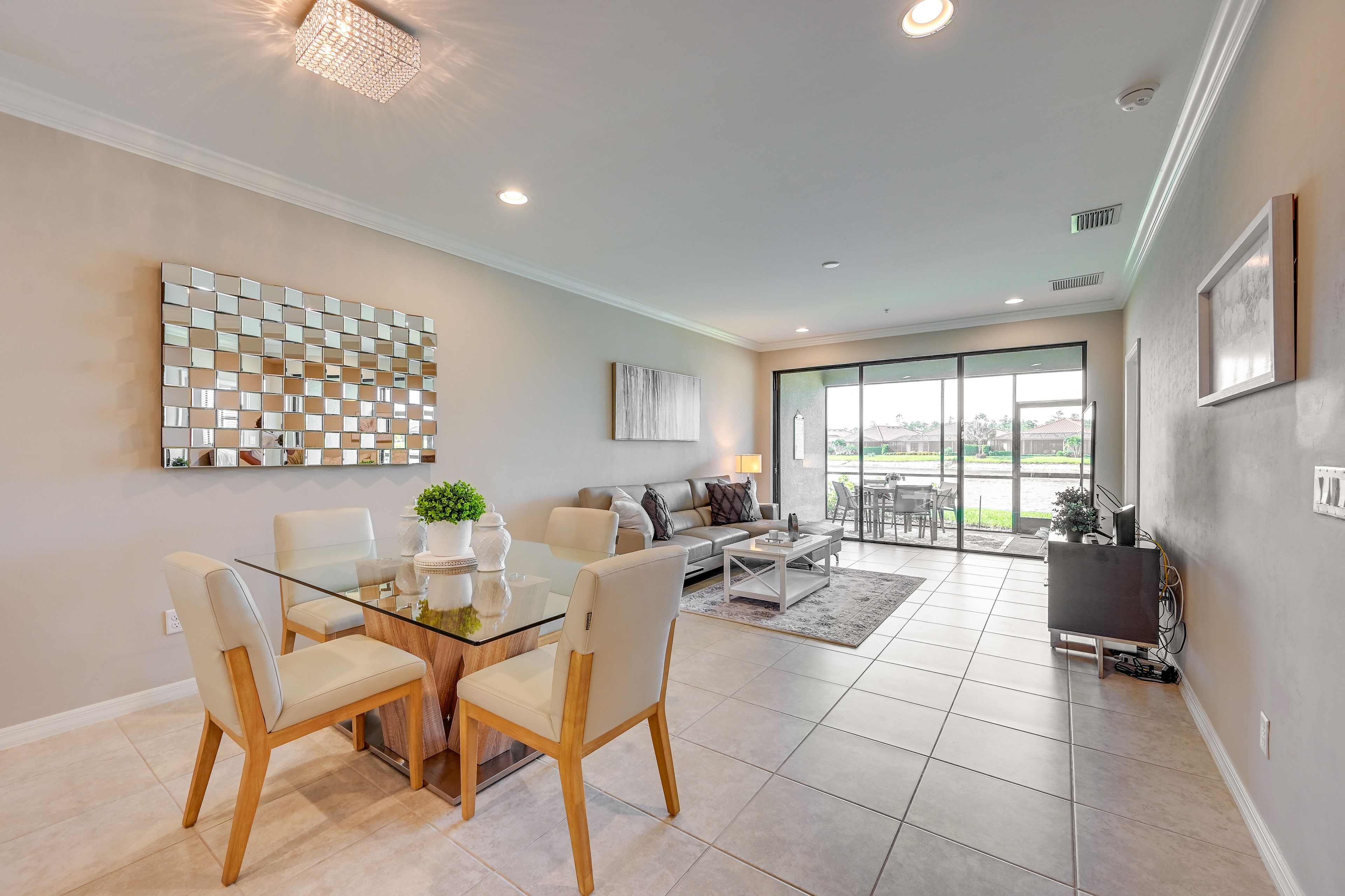 Dining Area | Dishes & Flatware Provided