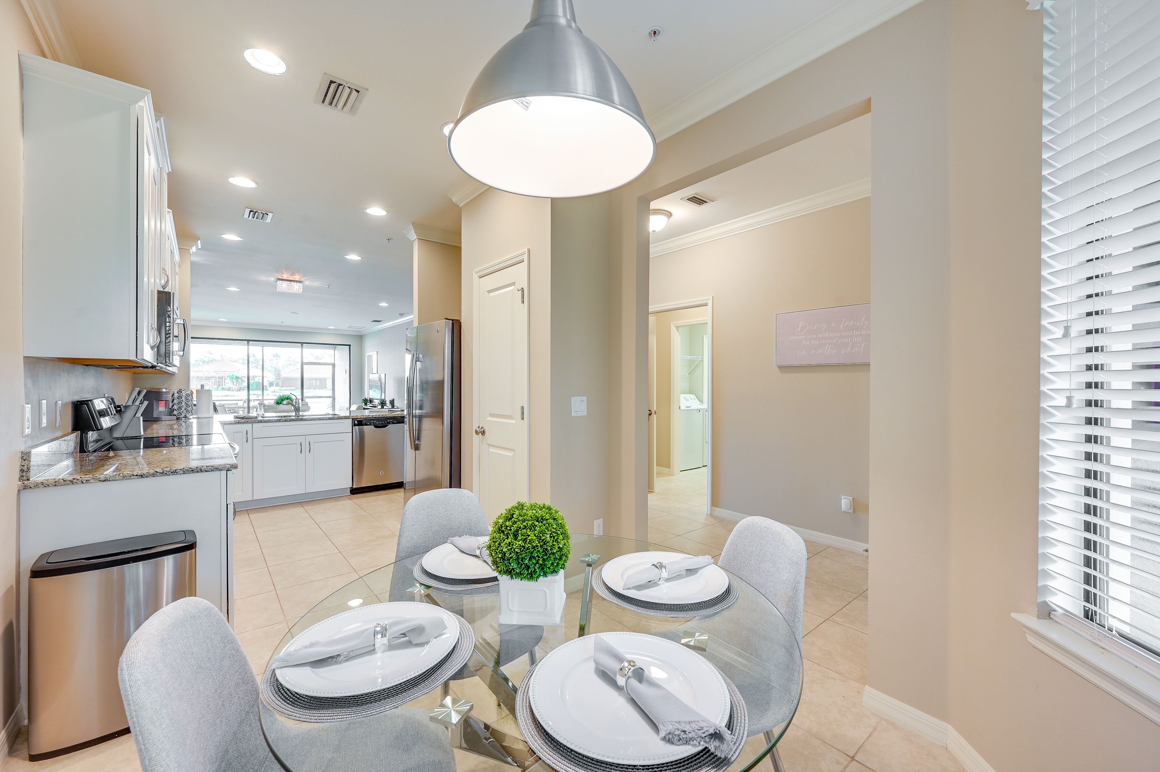 Kitchen Dining Area