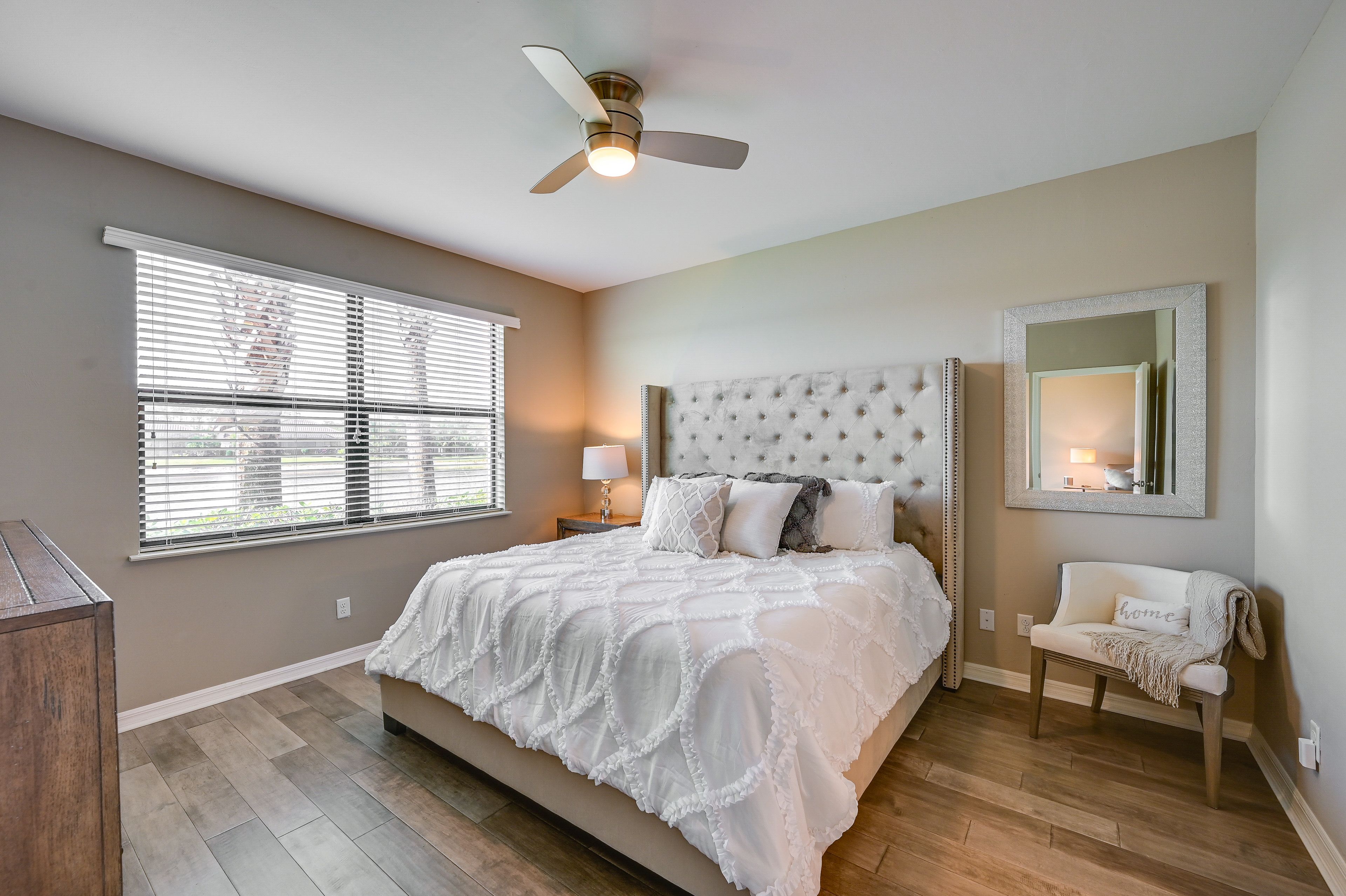 Bedroom 1 | California King Bed | Smart TV | En-Suite Bathroom
