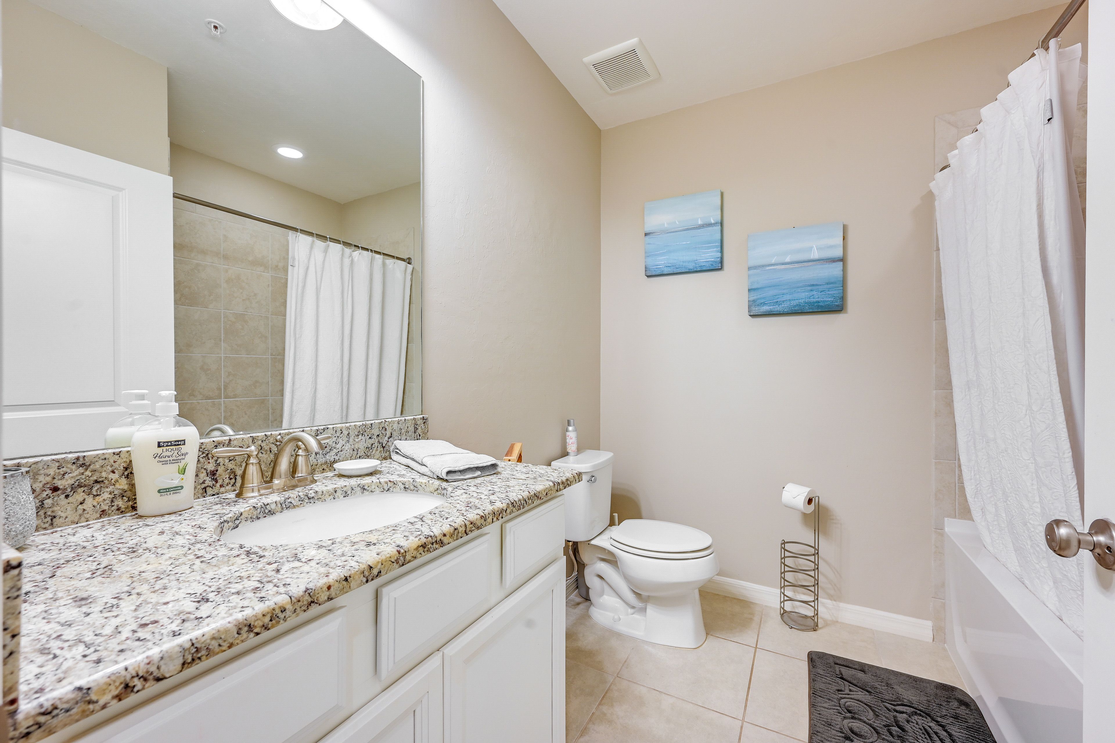 Full Bathroom | Towels & Linens Provided
