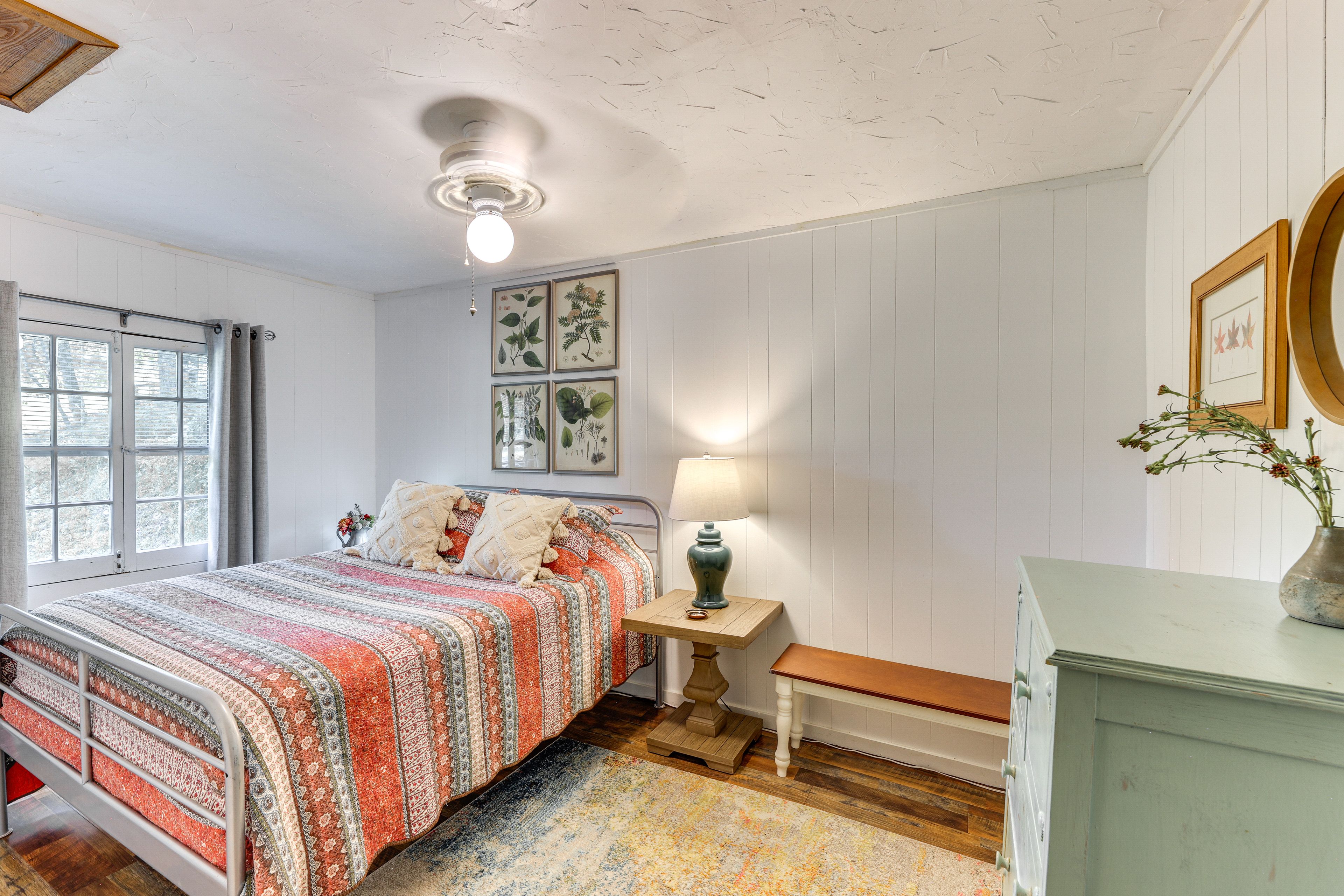 Bedroom 1 | Queen Bed | Linens Provided