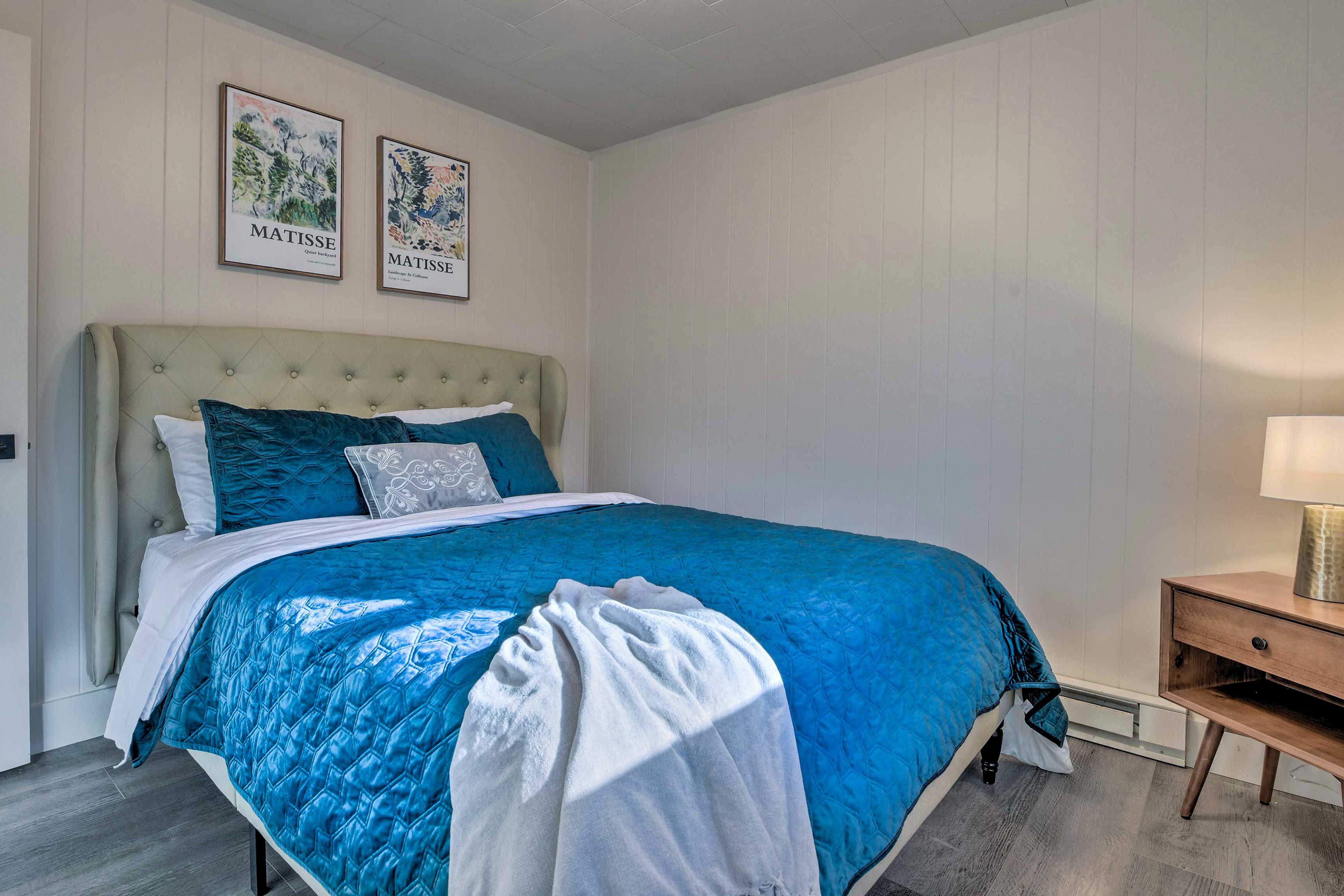 Bedroom 4 | Queen Bed | 1st Floor