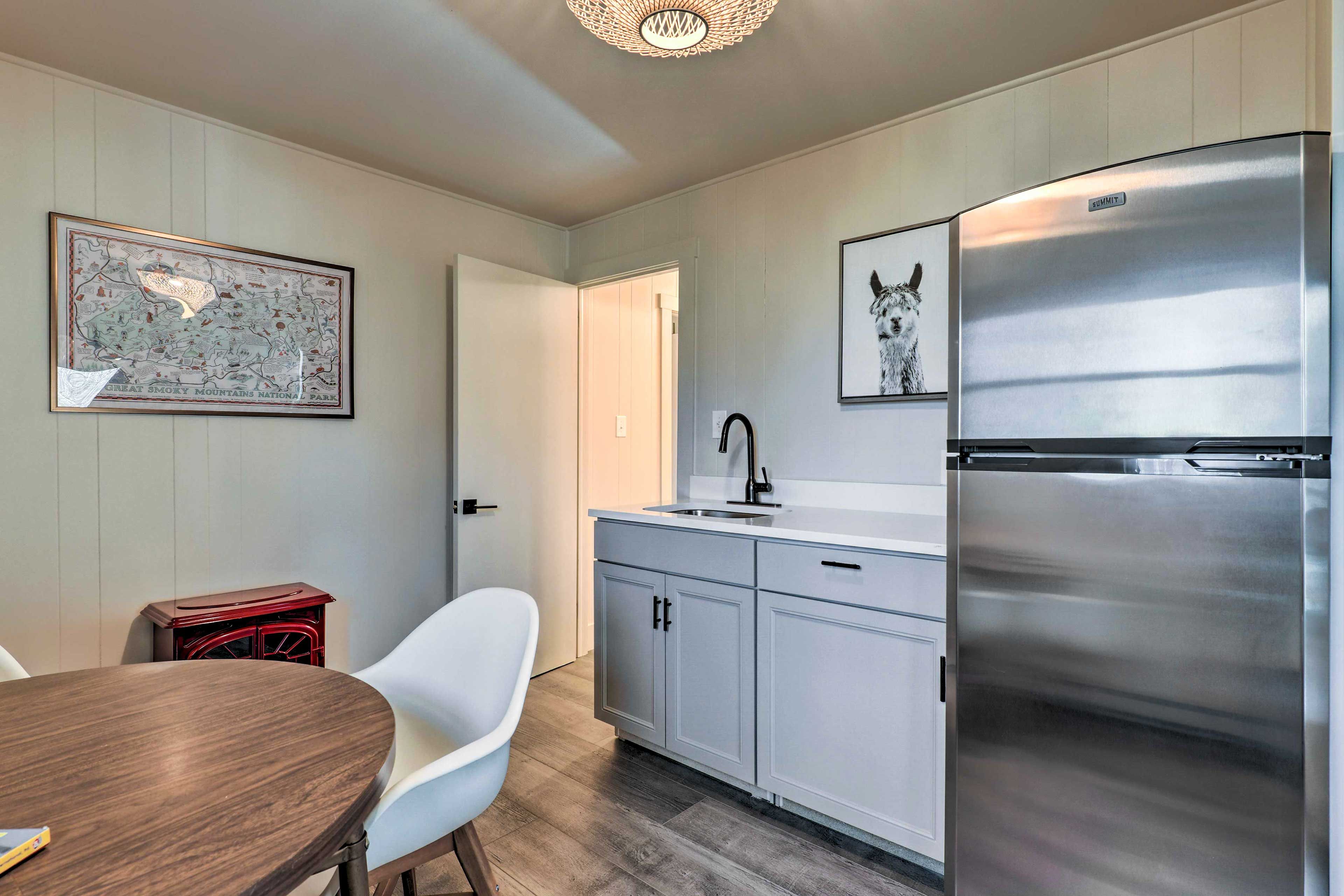 Entryway | Wet Bar