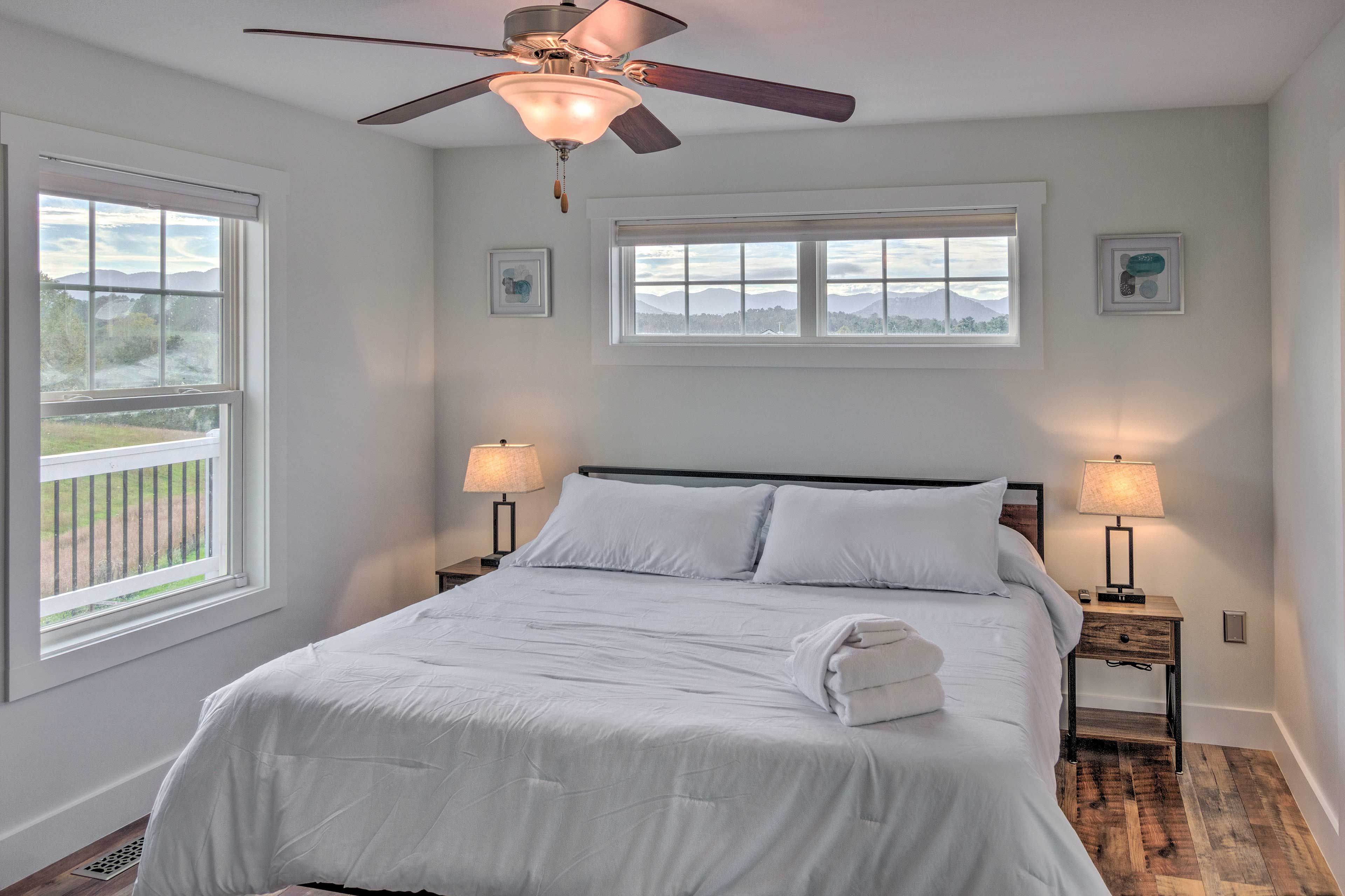 Bedroom 2 | Queen Bed | En-Suite Bathroom