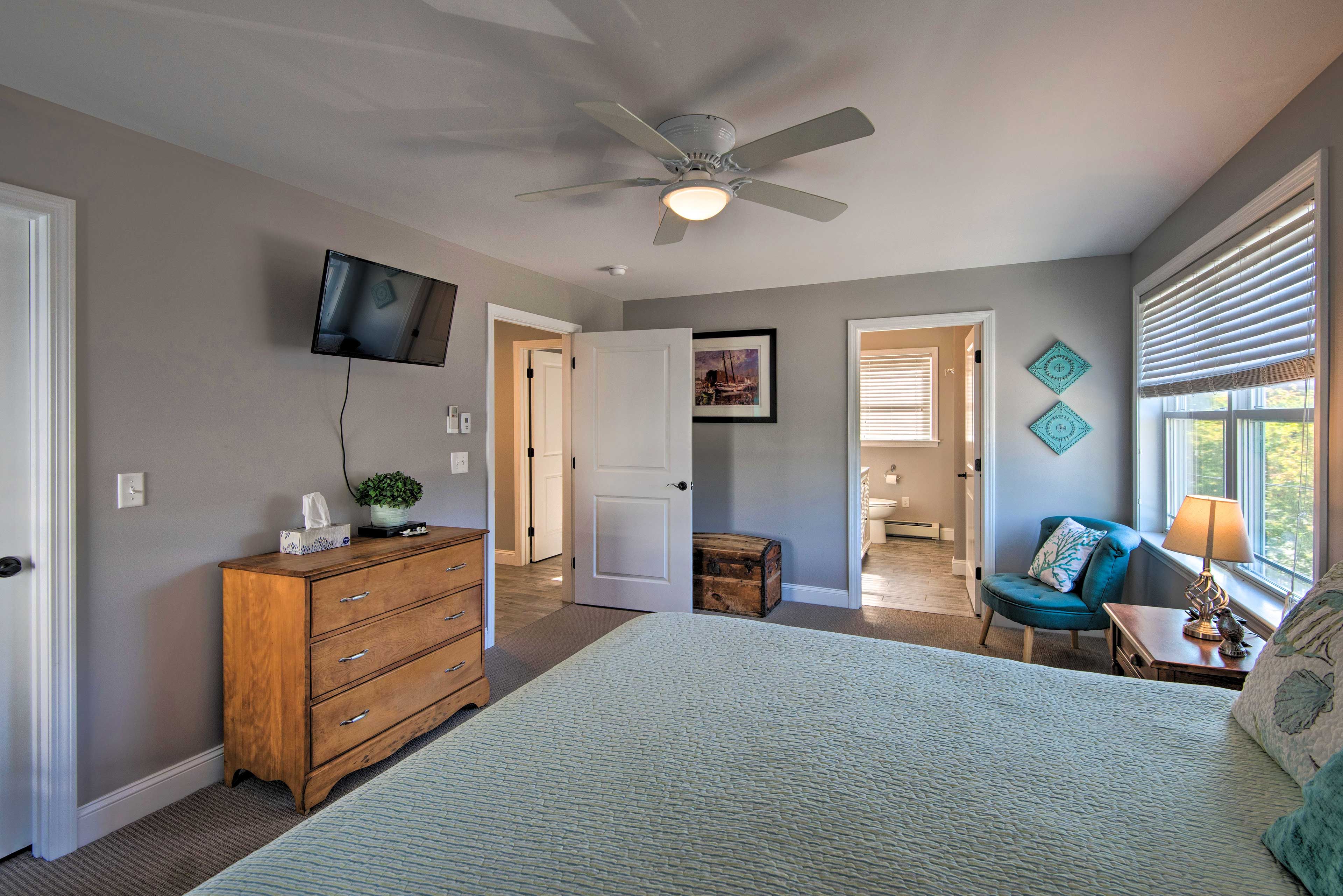 Bedroom 1 | Central A/C | Cable Access