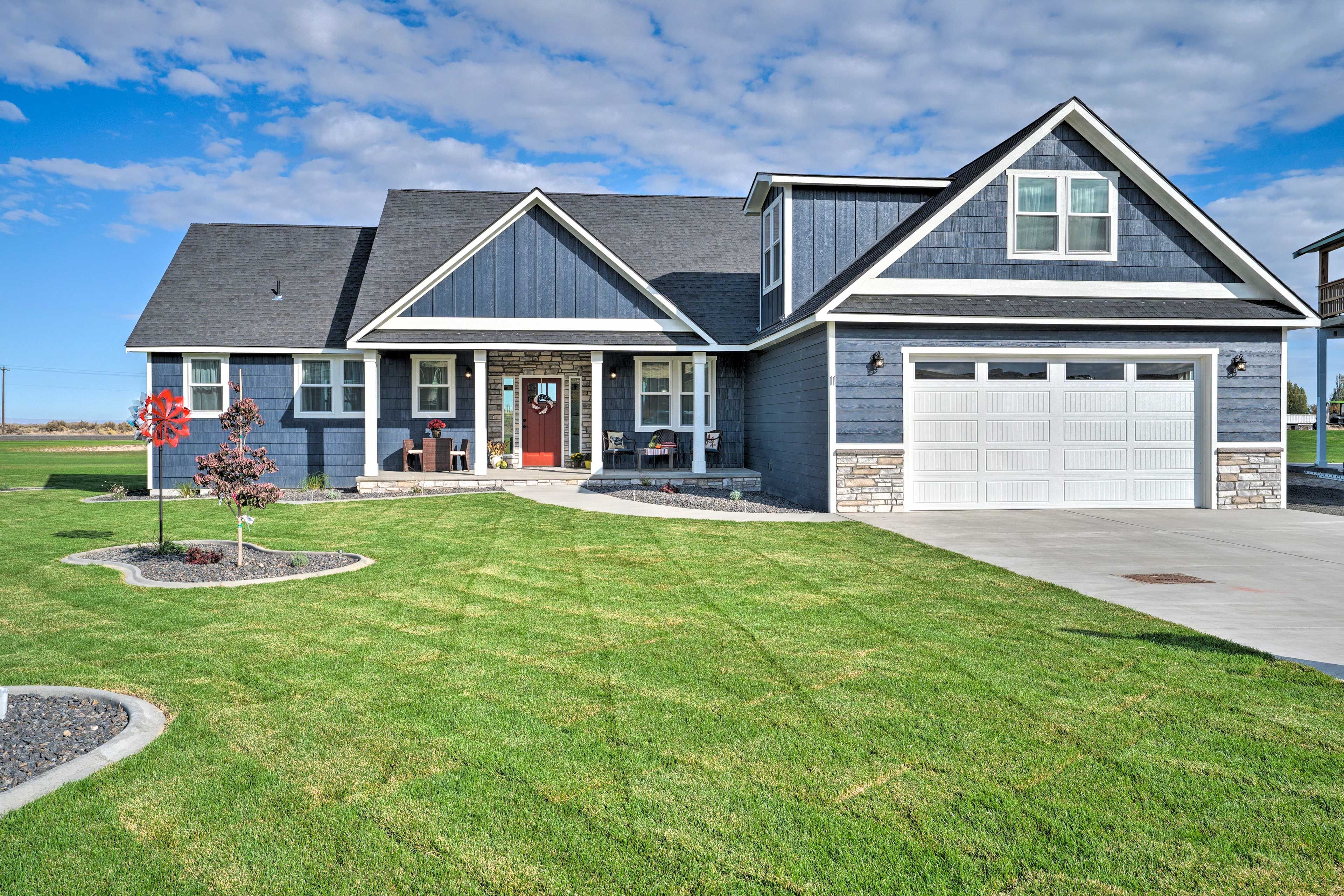 Othello Vacation Rental | 3BR | 2BA | 1,925 Sq Ft | 1 Step to Enter