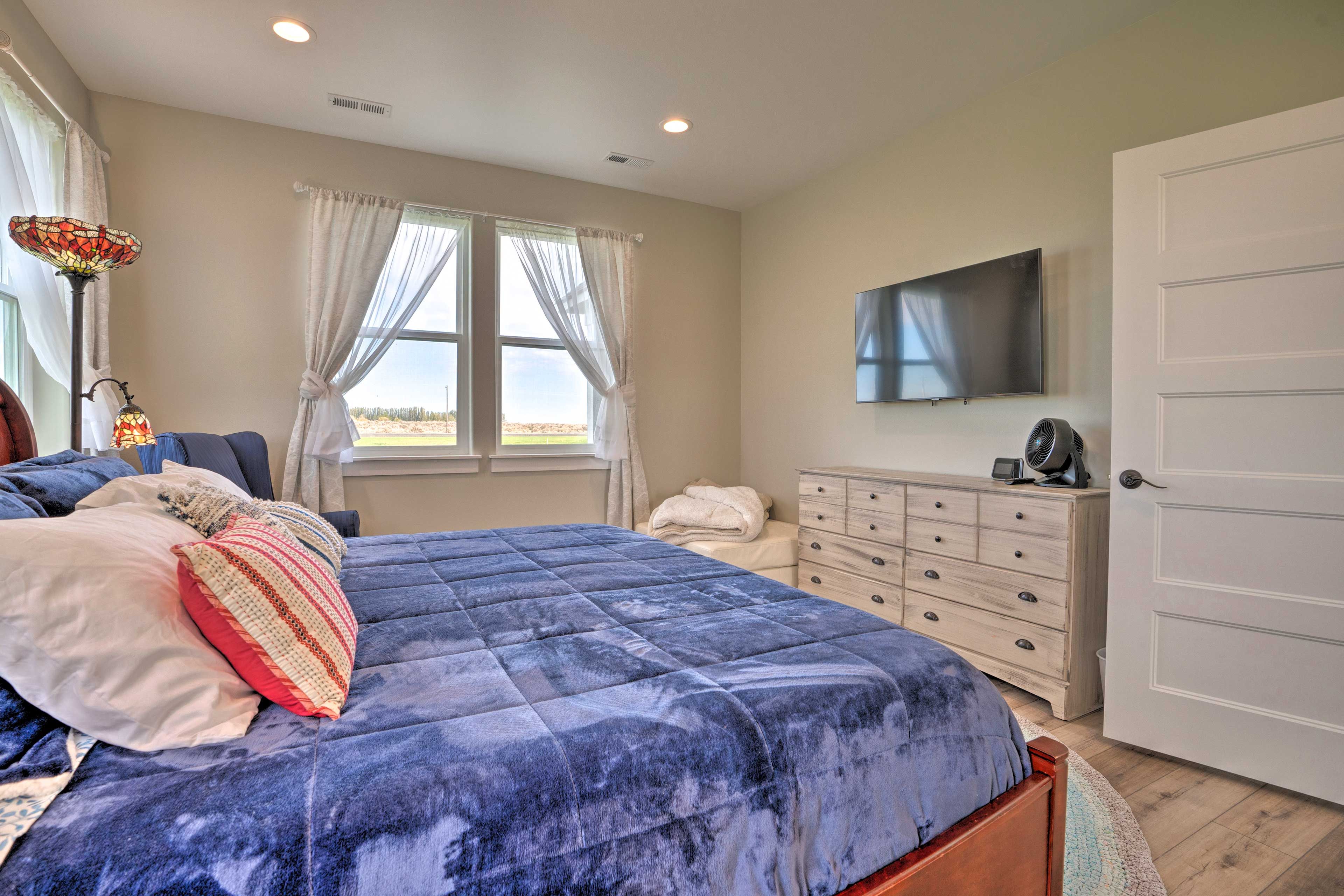 Bedroom 1 | DVD Player