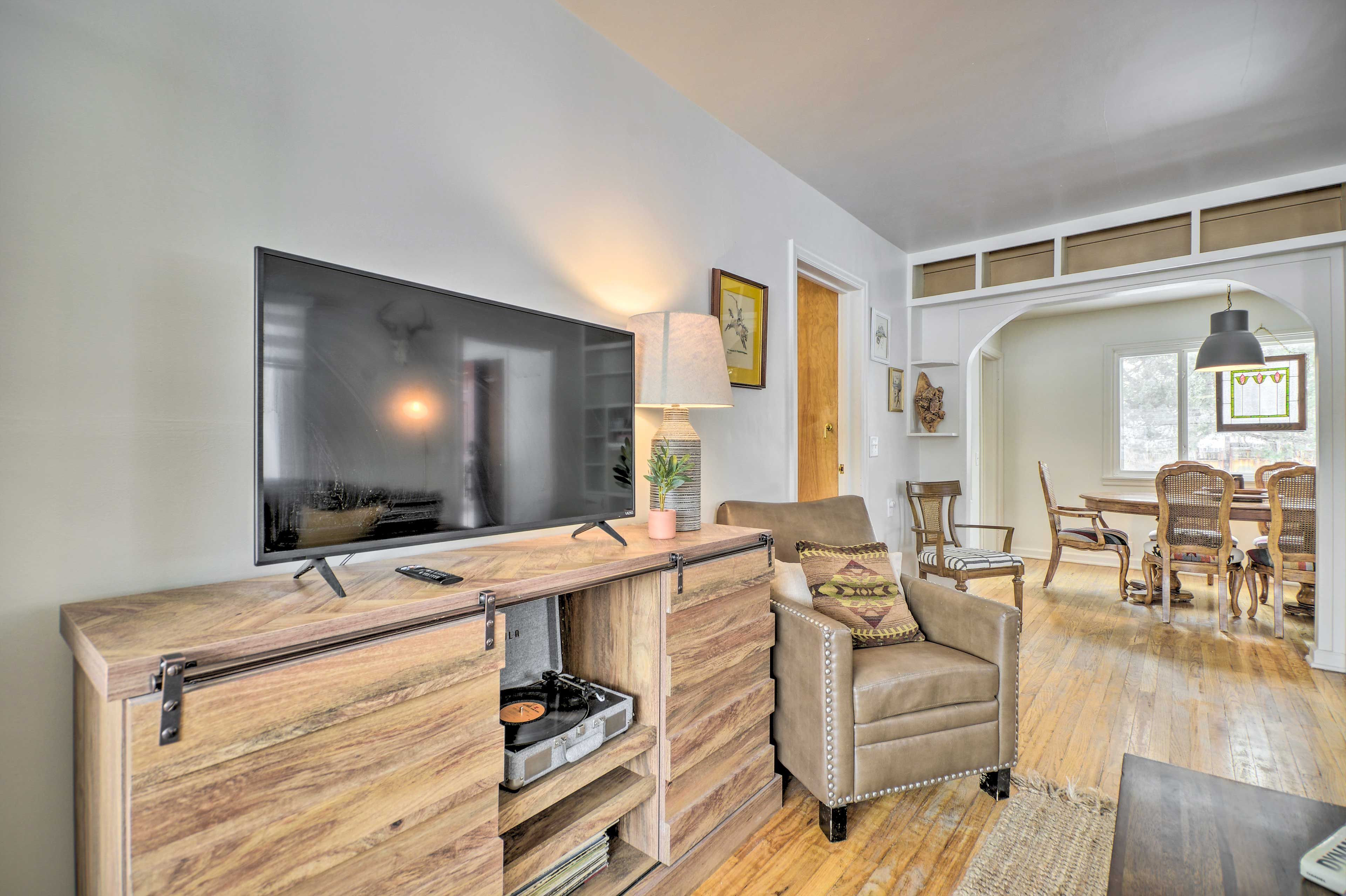 Living Room | Smart TV