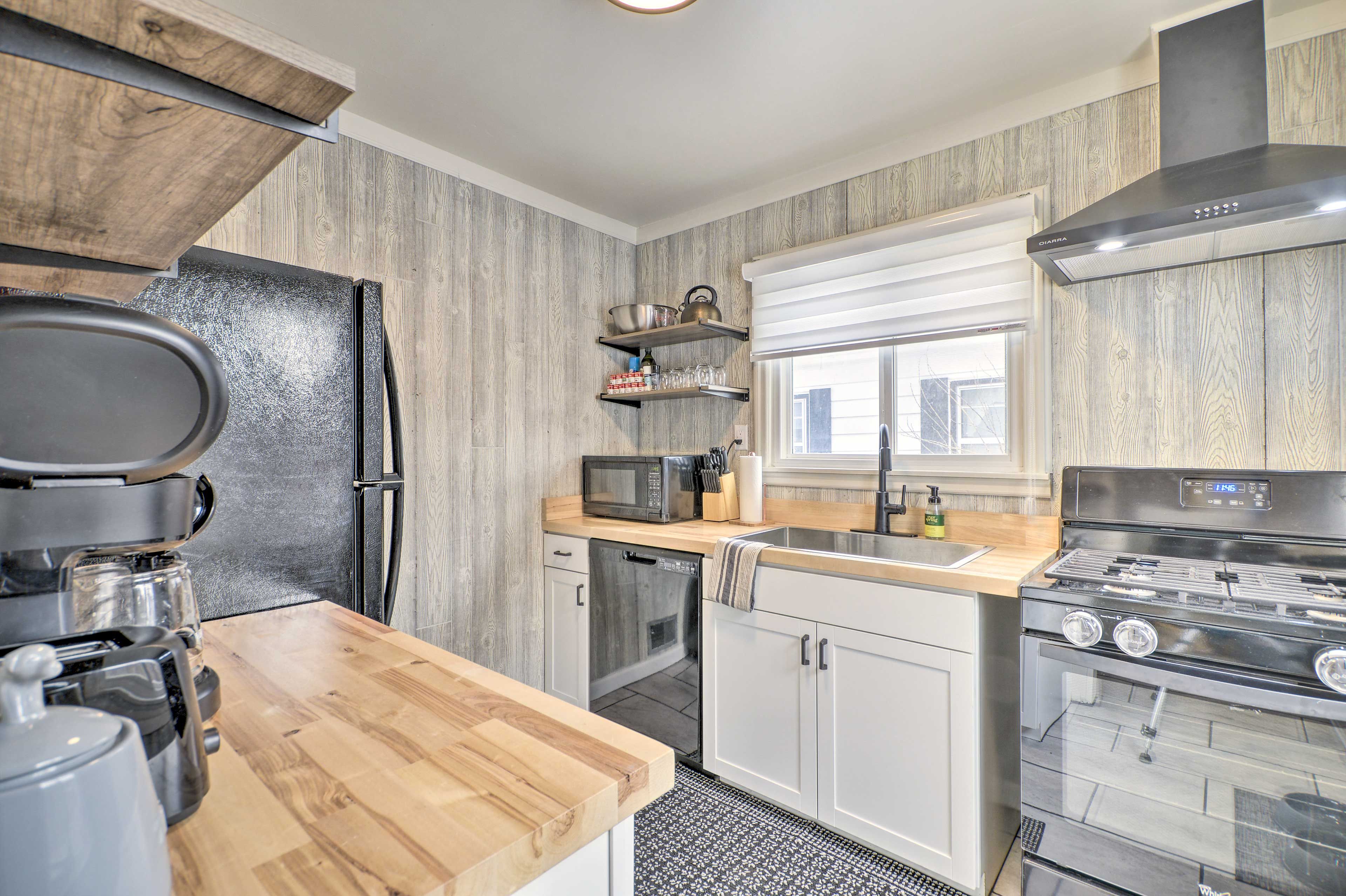 Kitchen | 1,200 Sq Ft | Pet Friendly w/ Fee