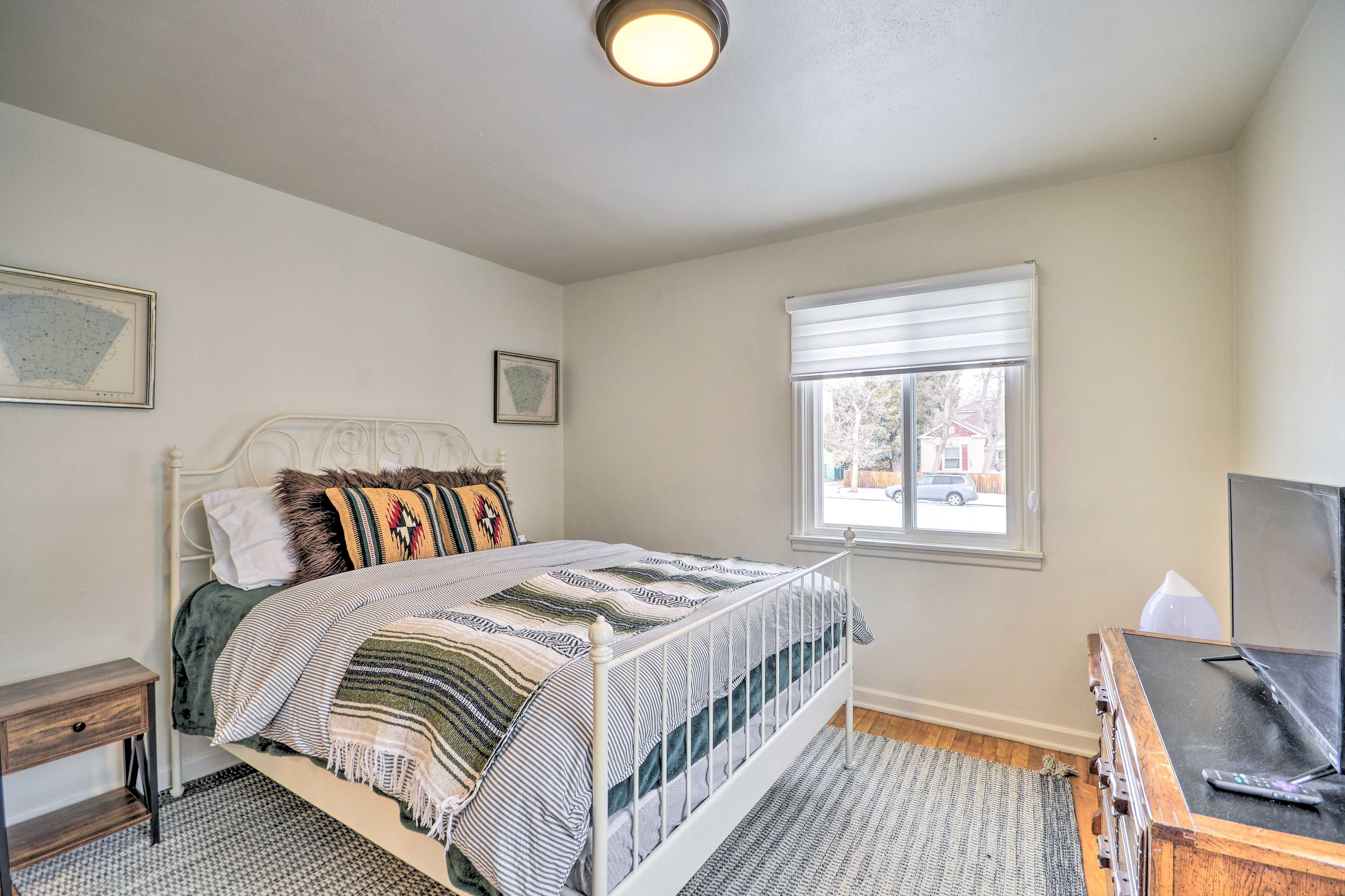 Bedroom 1 | 1st Floor | Queen Bed