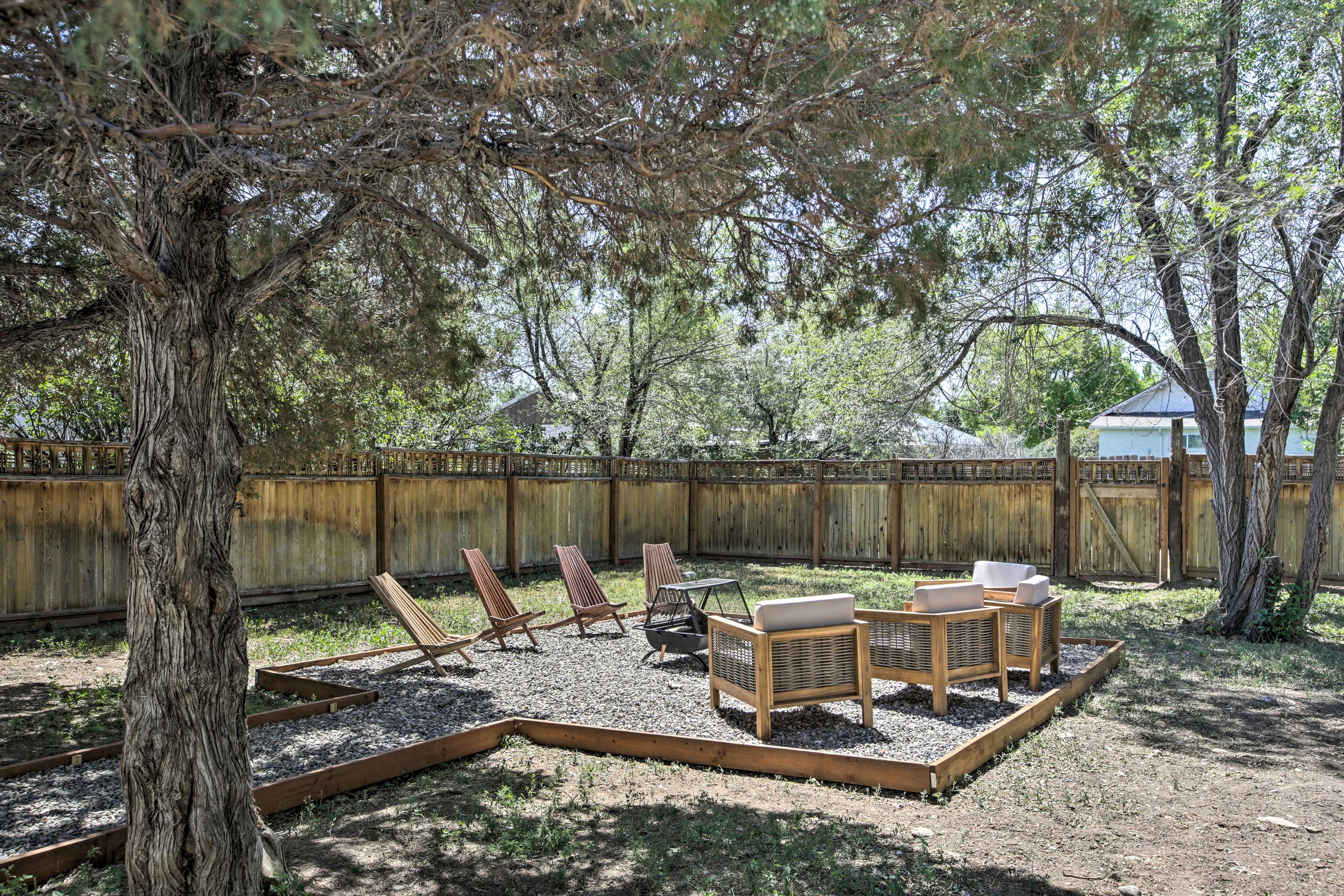 Backyard | Charcoal Grill | Fire Pit