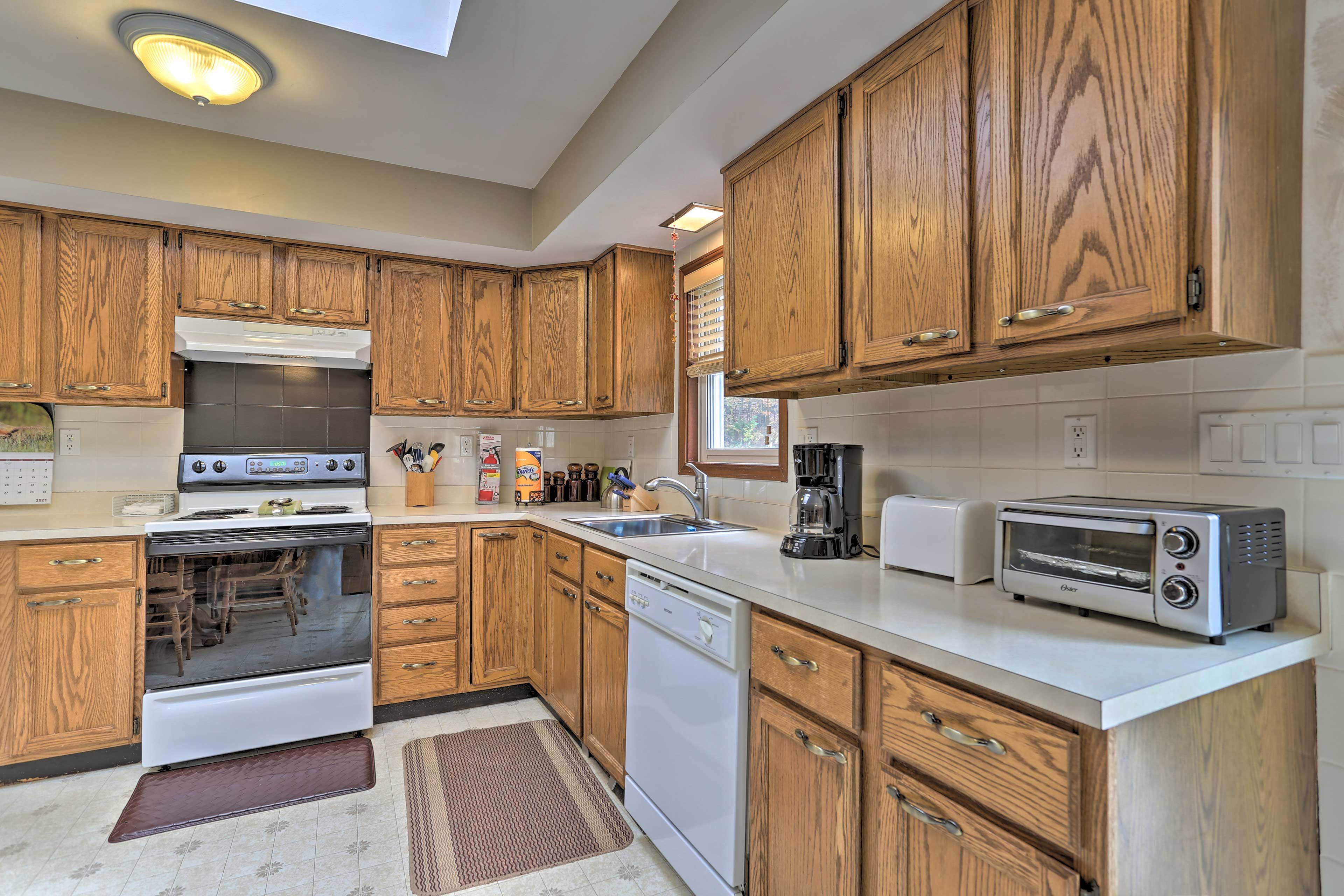 Fully Equipped Kitchen | Toaster | Toaster Oven