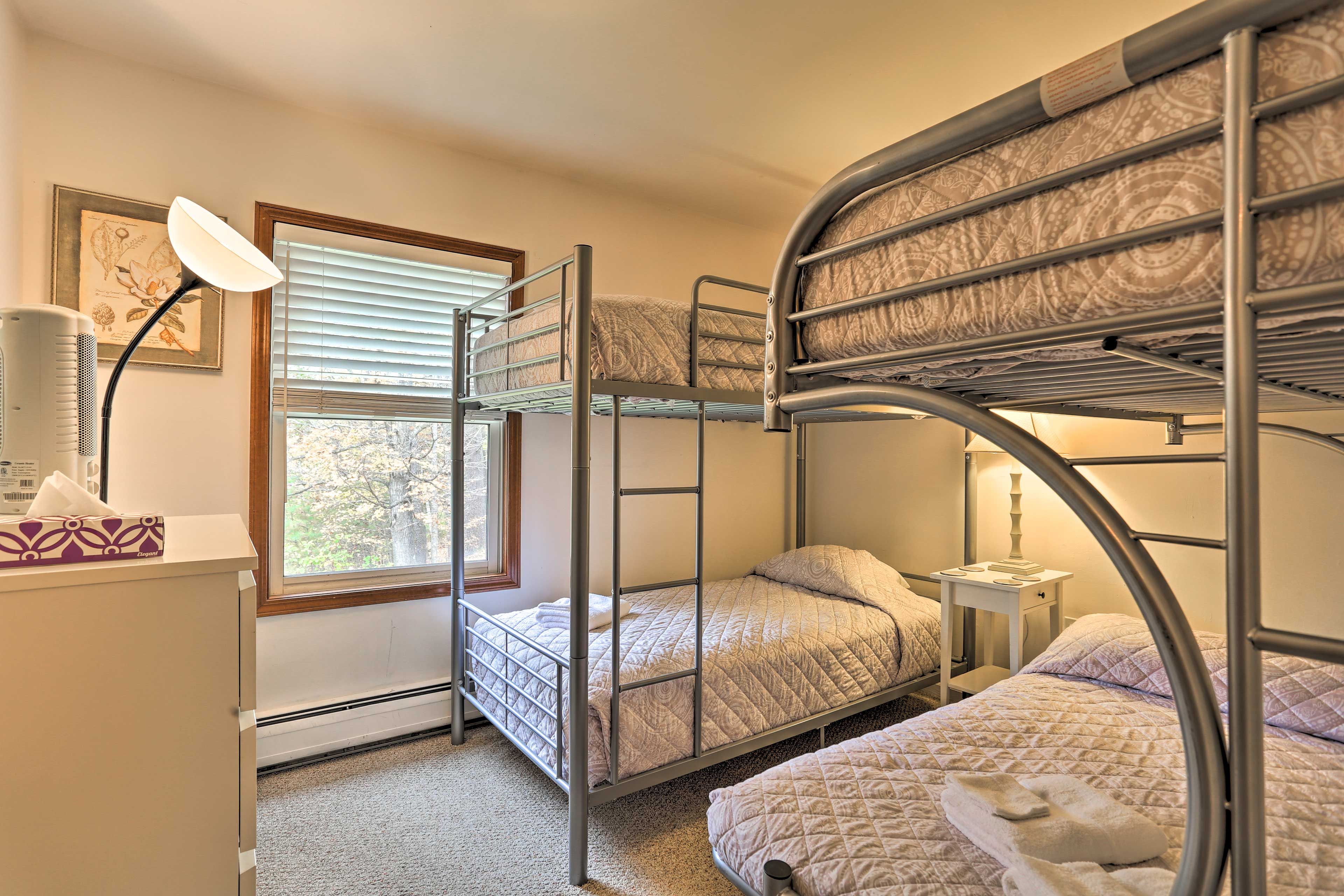 Bedroom 3 | Twin Bunk Bed | Twin/Full Bunk Bed