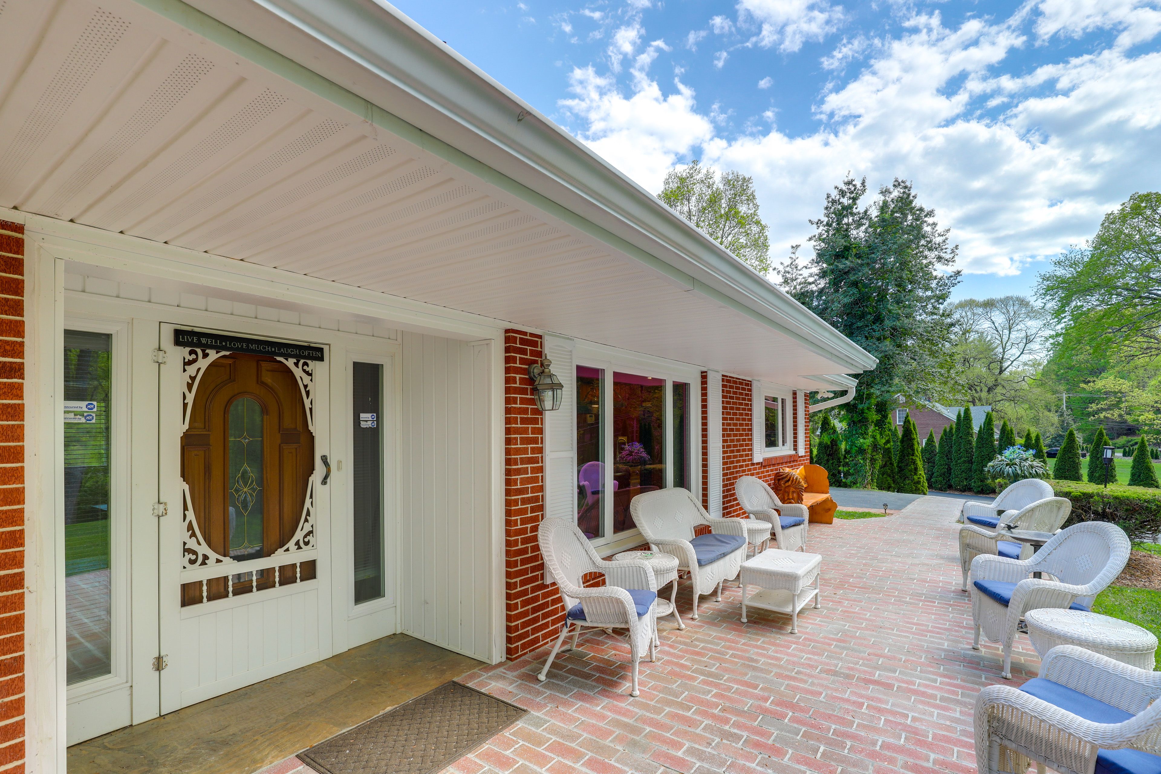 Front Patio w/ Seating