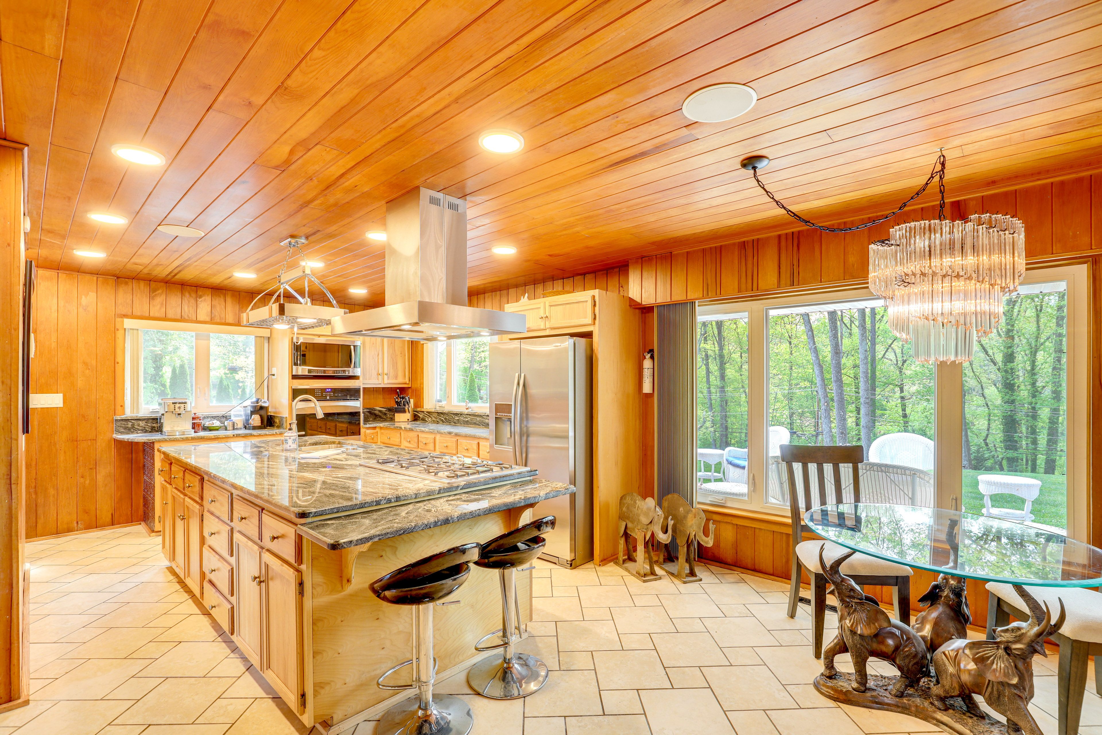 Kitchen & Dining Area | Free WiFi | Central A/C & Heating
