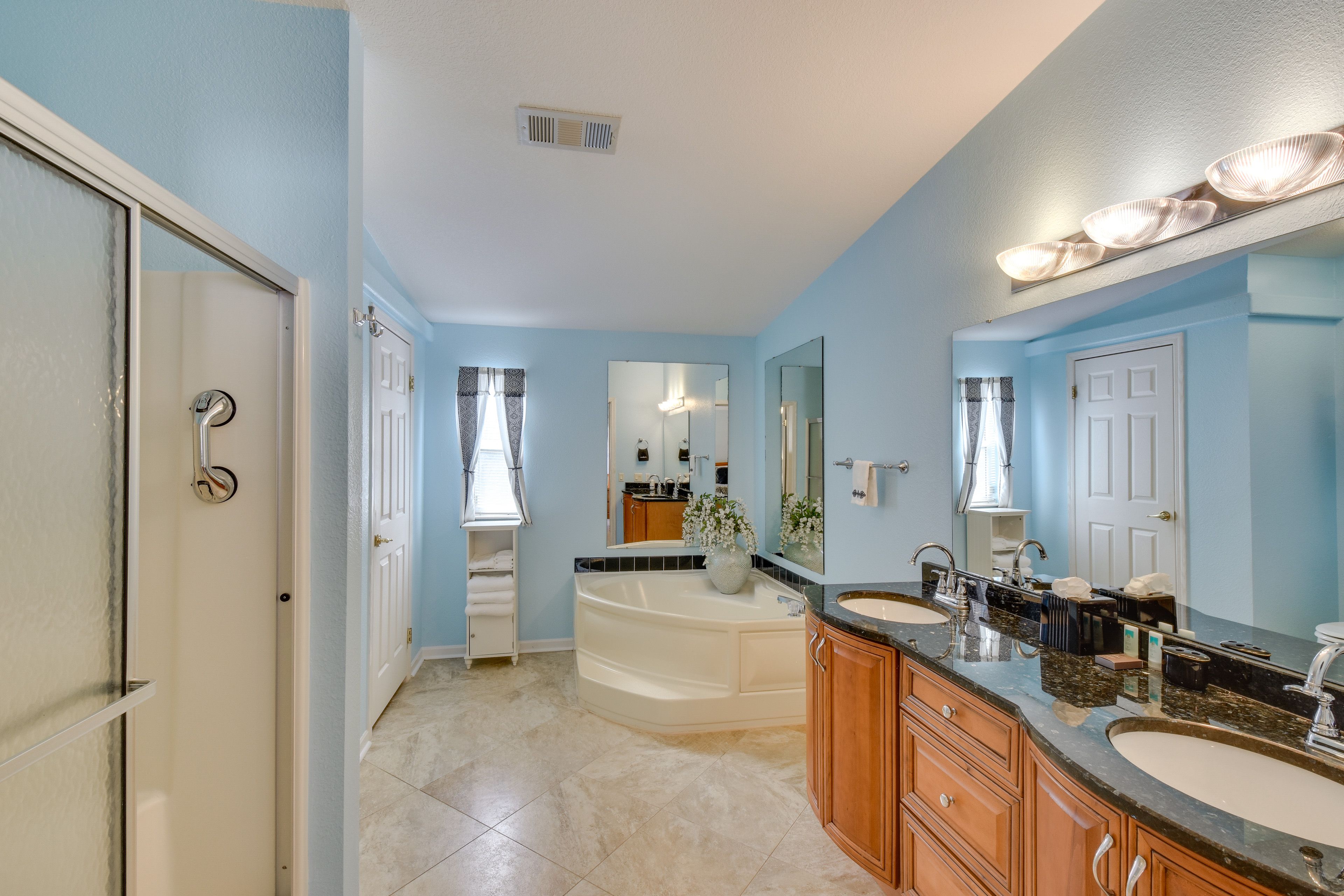En-Suite Bathroom | Complimentary Toiletries
