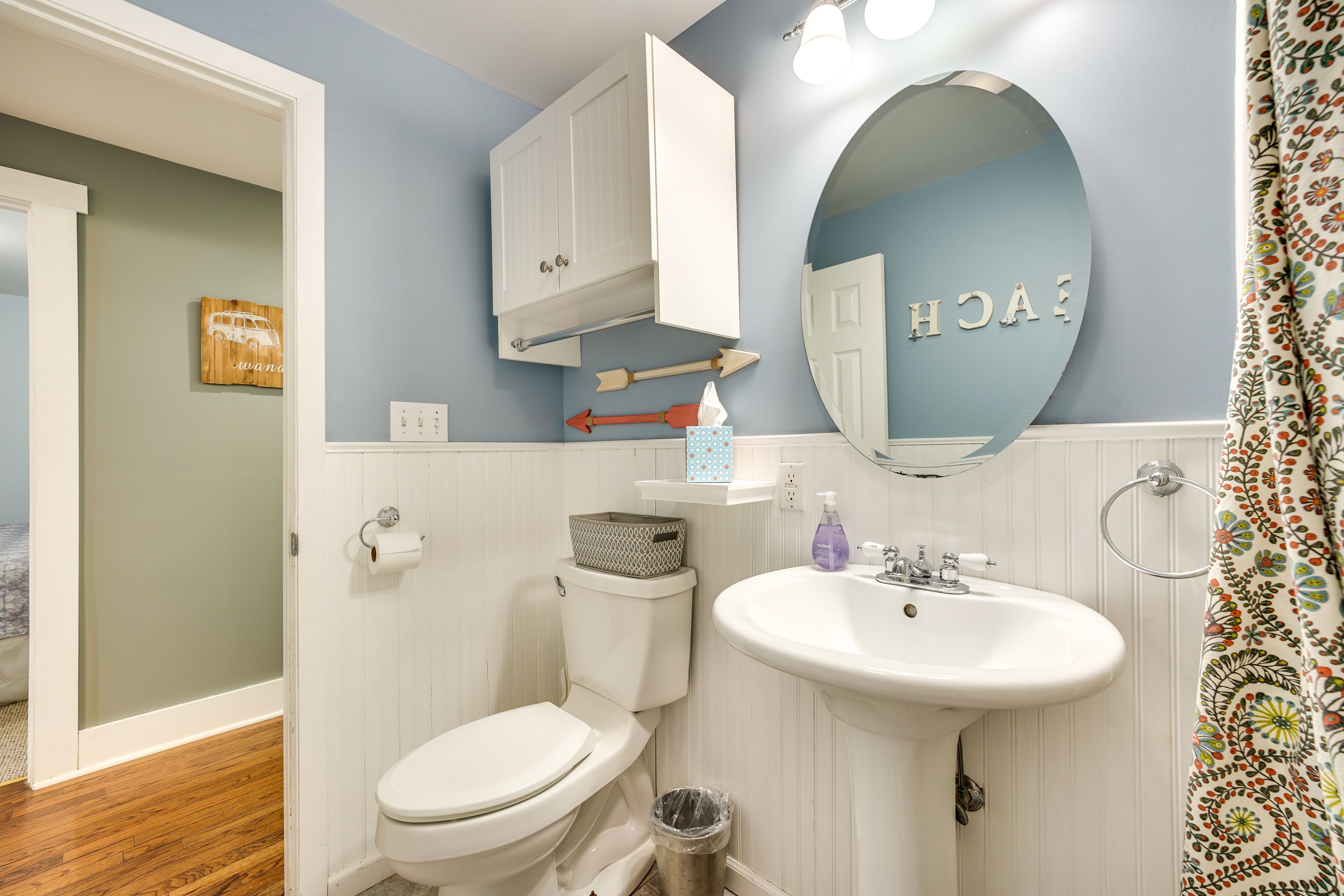 Full Bathroom | Towels Provided