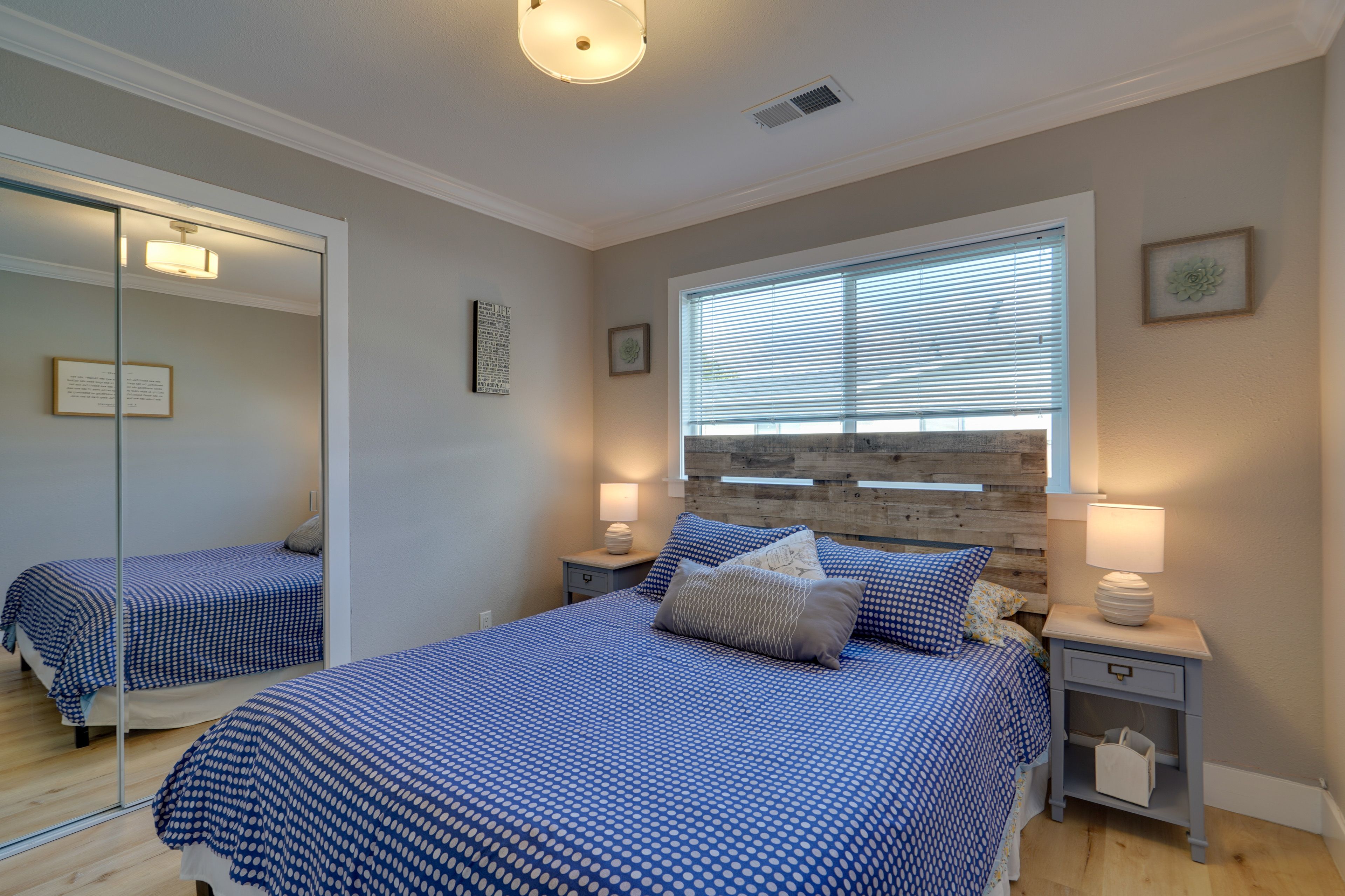 Bedroom 2 | Queen Bed
