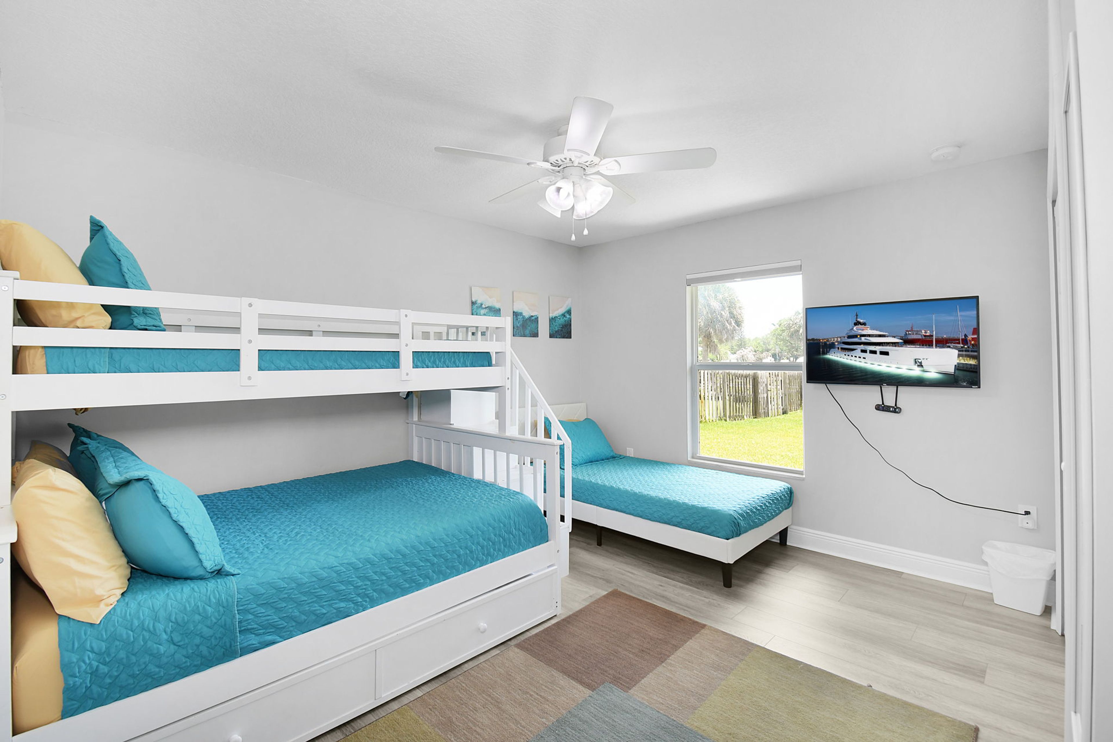Bedroom 4 | Twin/Full Bunk Bed w/ Twin Trundle | Twin Bed