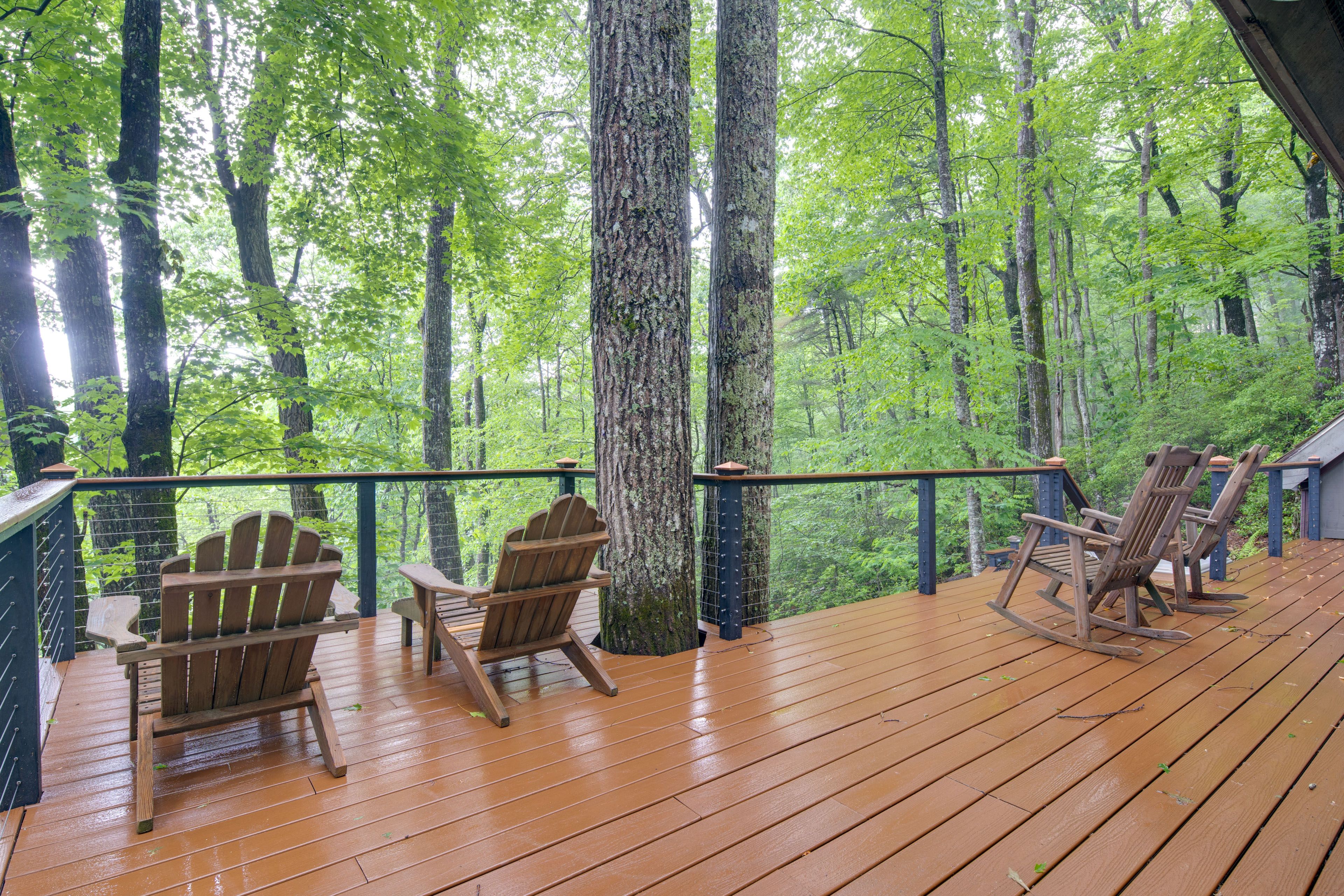 Upper Deck | Seating & Rocking Chairs