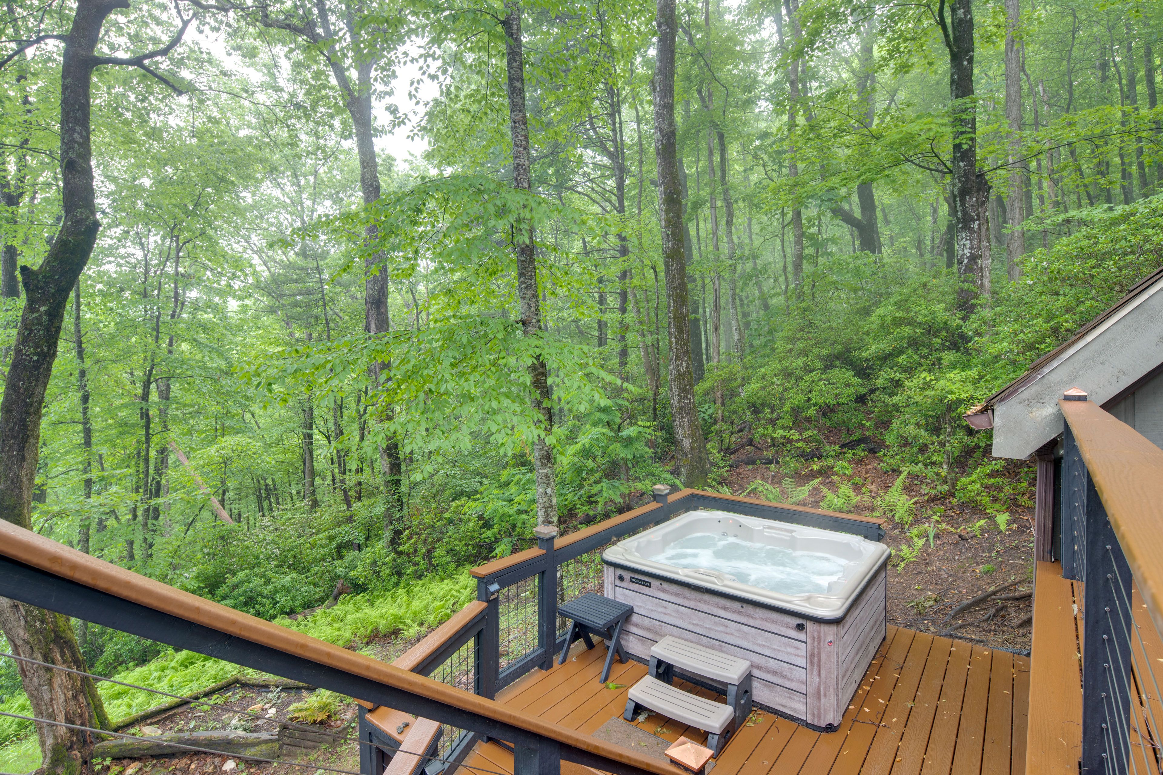 Lower Deck | Private Hot Tub