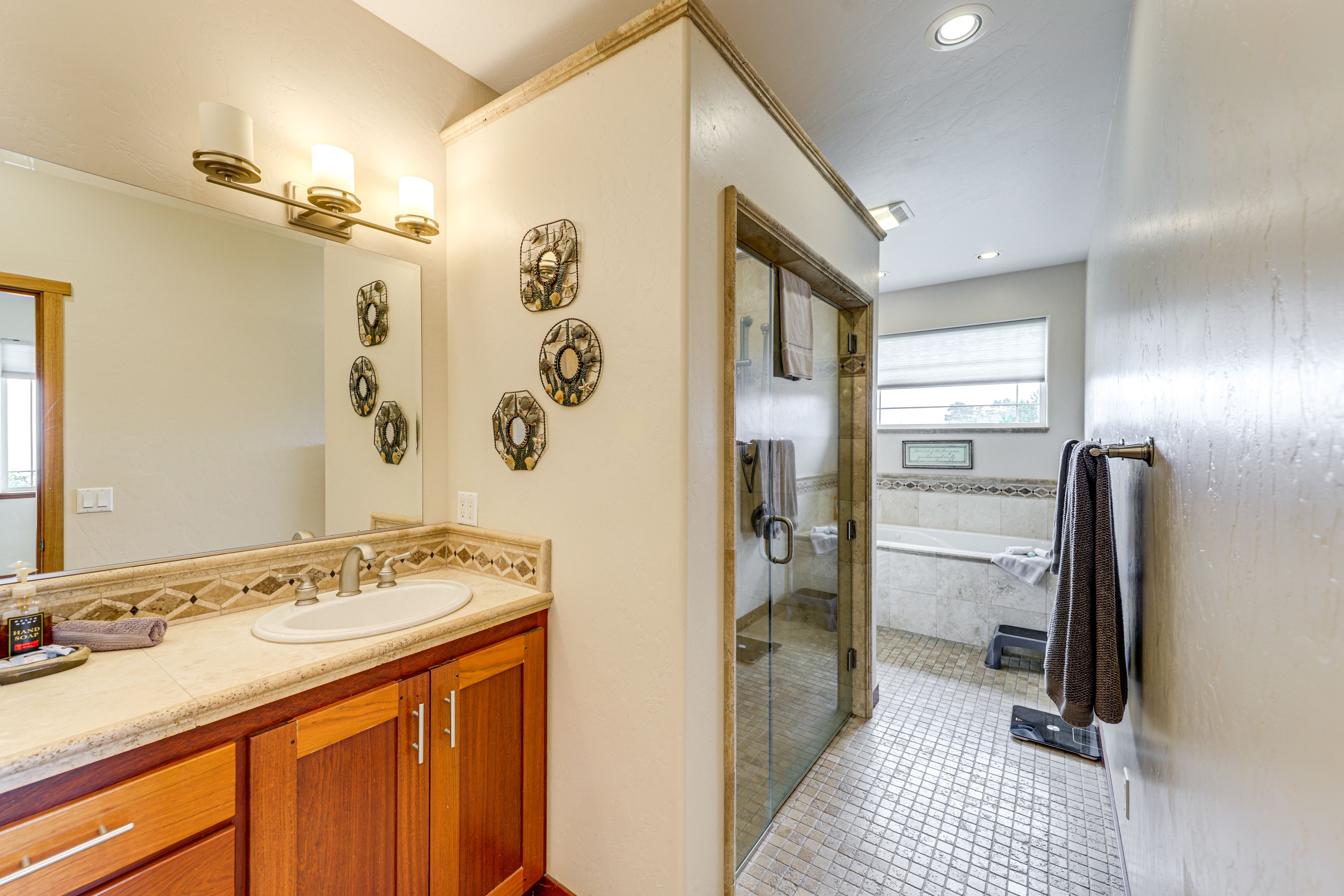 En-Suite Bathroom | Jetted Tub