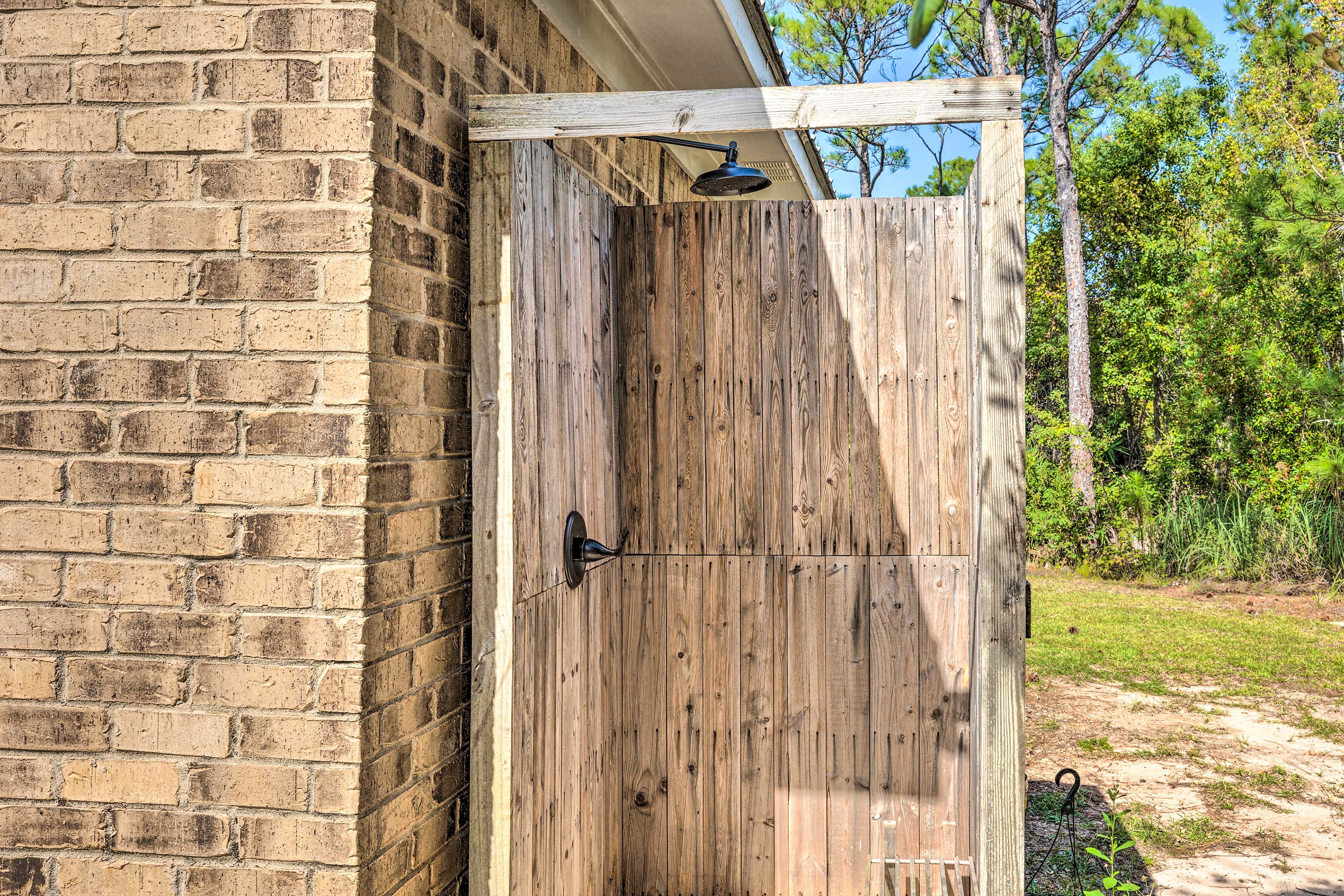 House Exterior | Outdoor Shower