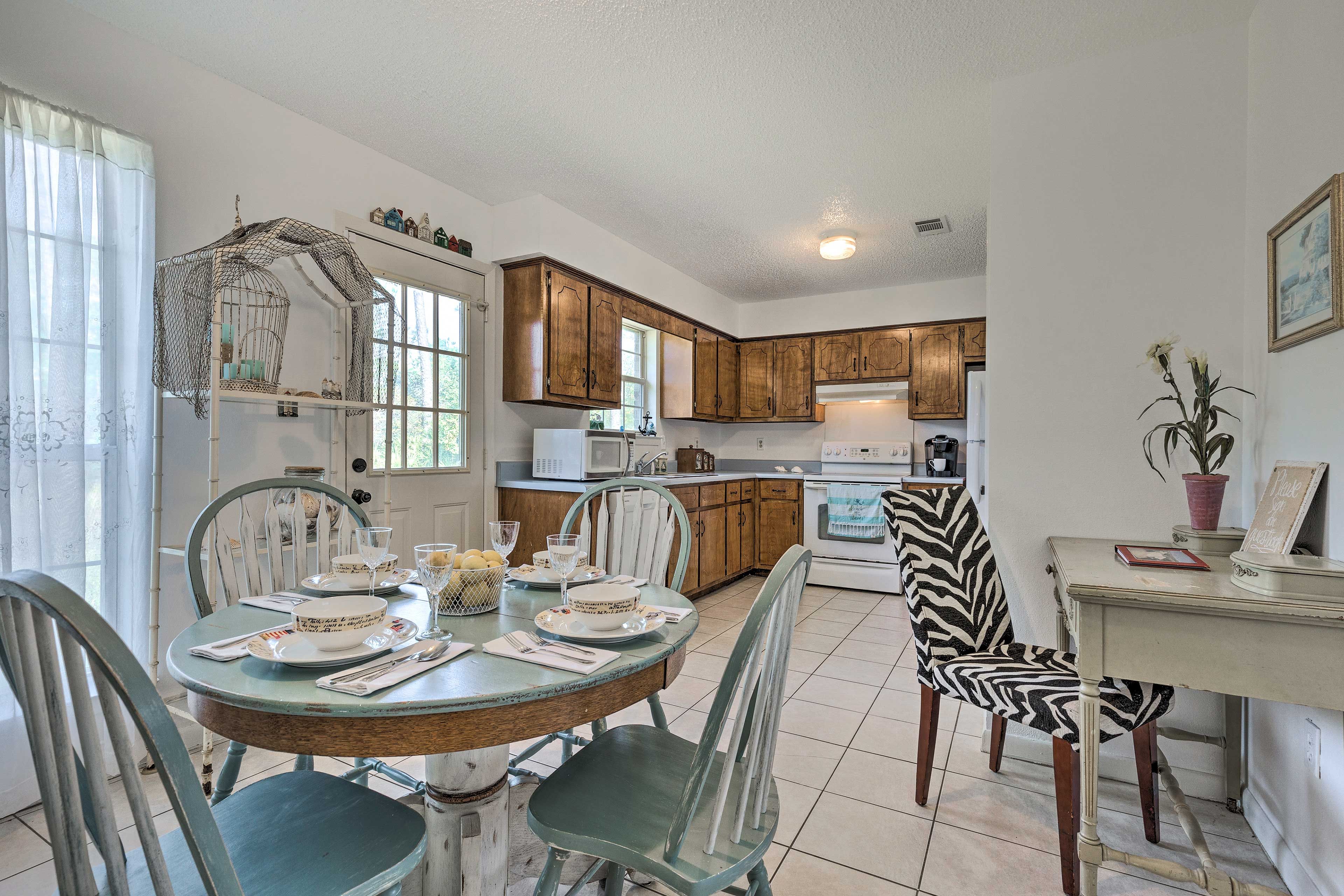 Kitchen | 1-Story Home | Free WiFi