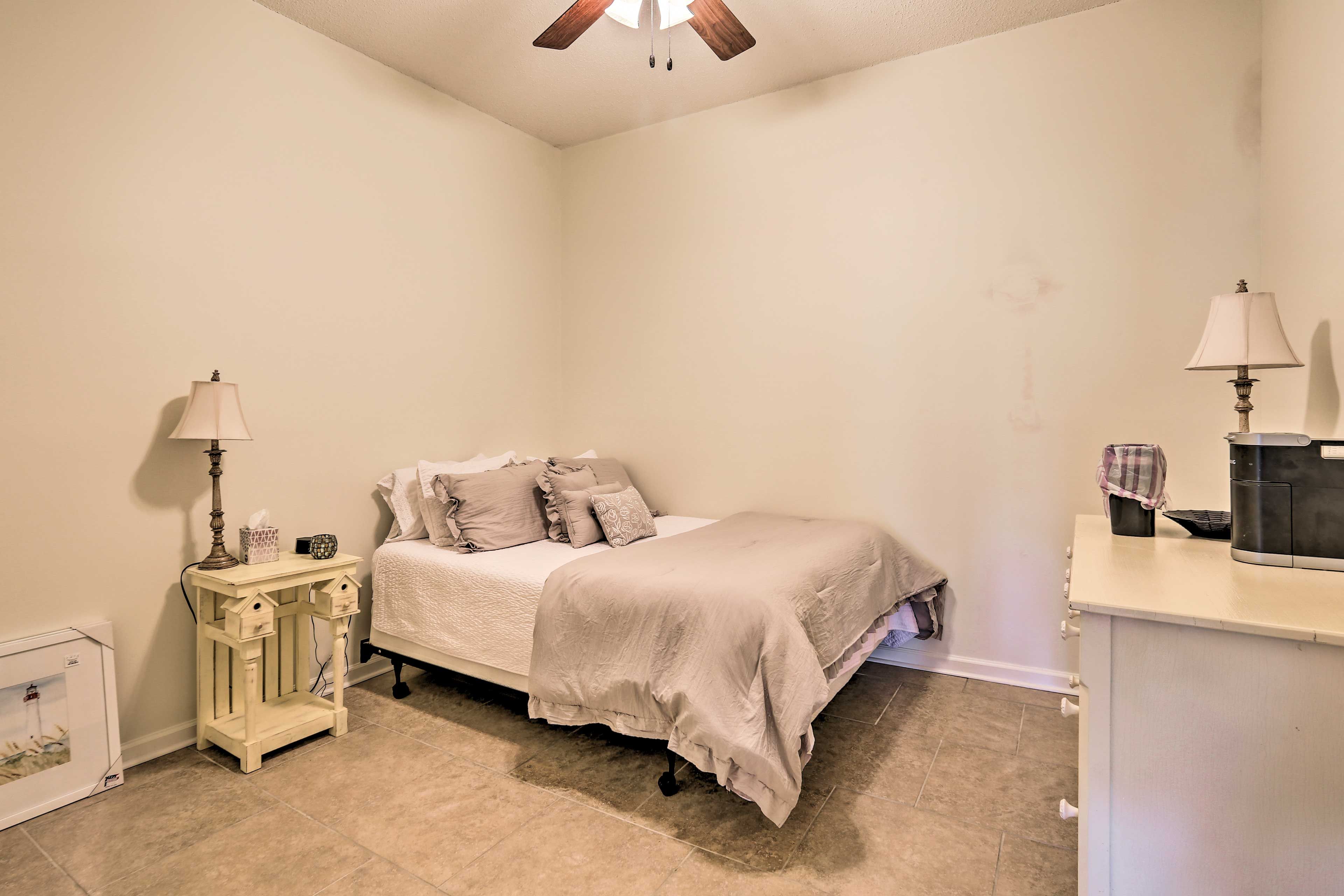Bedroom 3 | Queen Bed | Lower Level