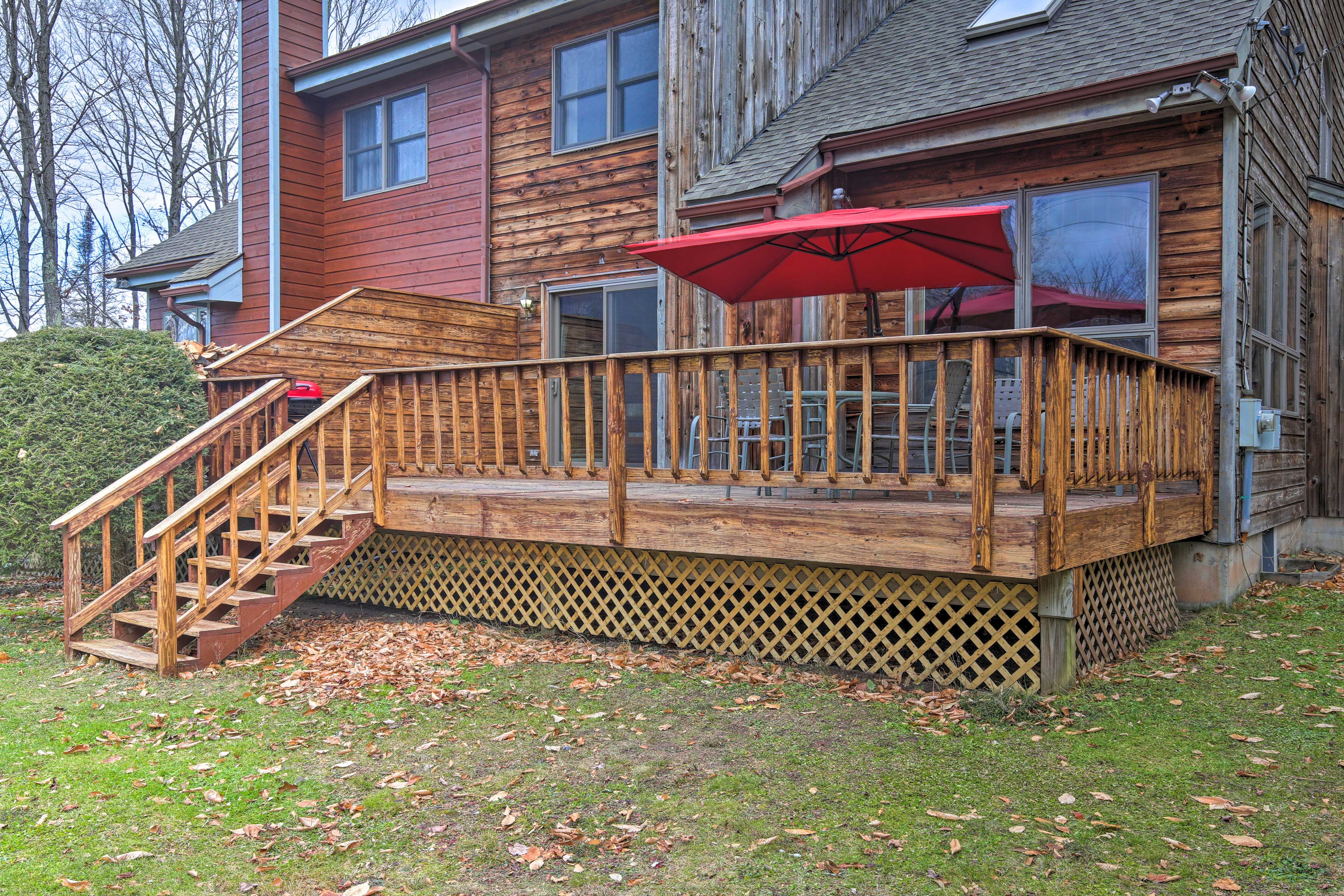 Private Deck | Outdoor Dining Area