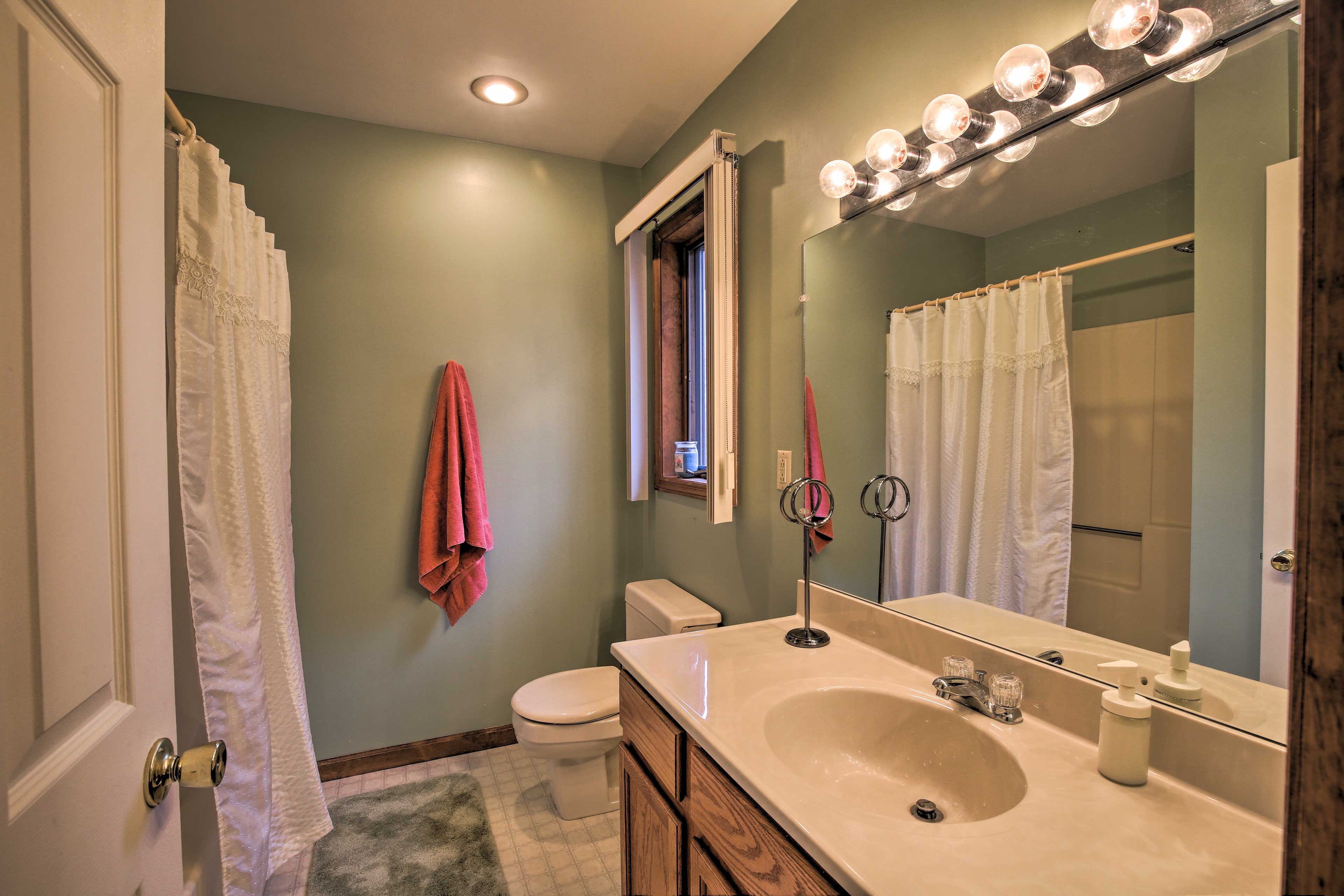 Full Bathroom