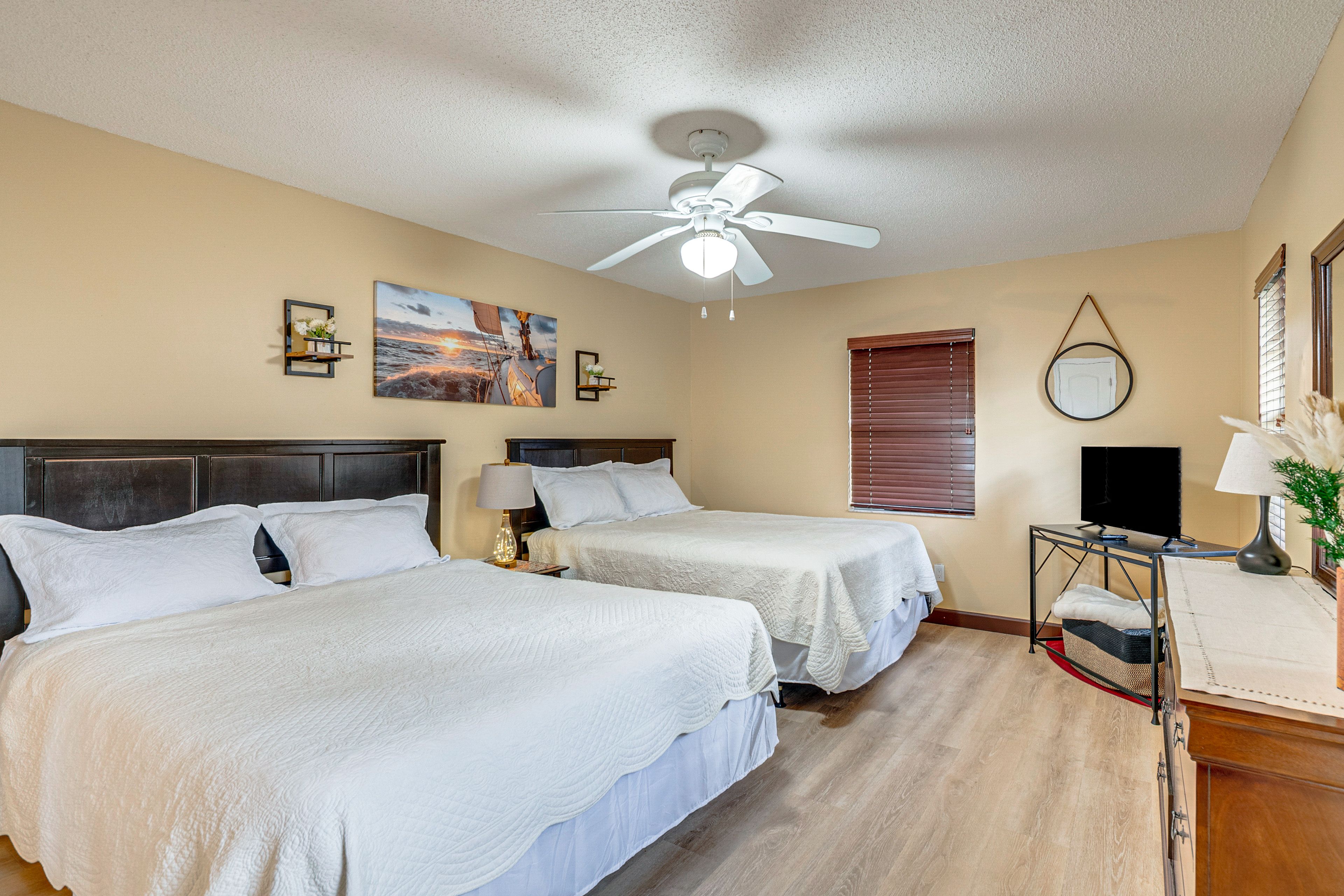 Bedroom 1 | 2 Queen Beds