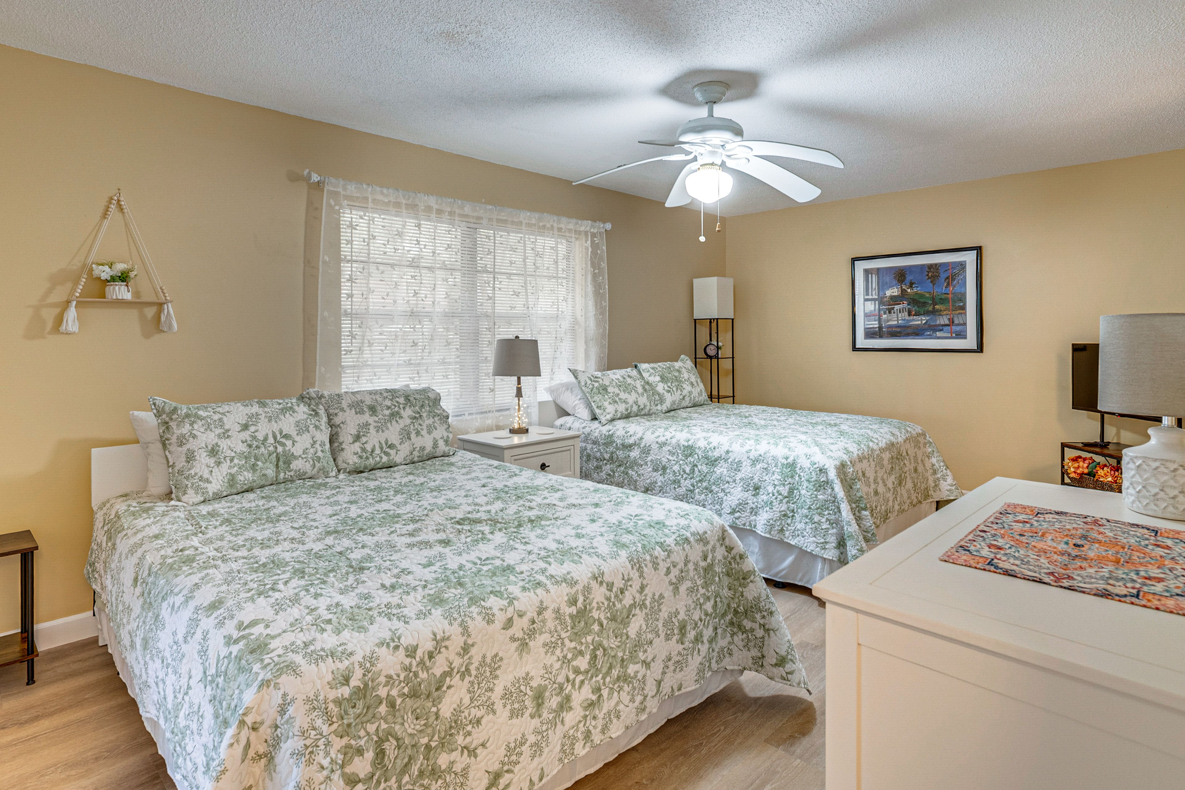 Bedroom 2 | 2 Queen Beds