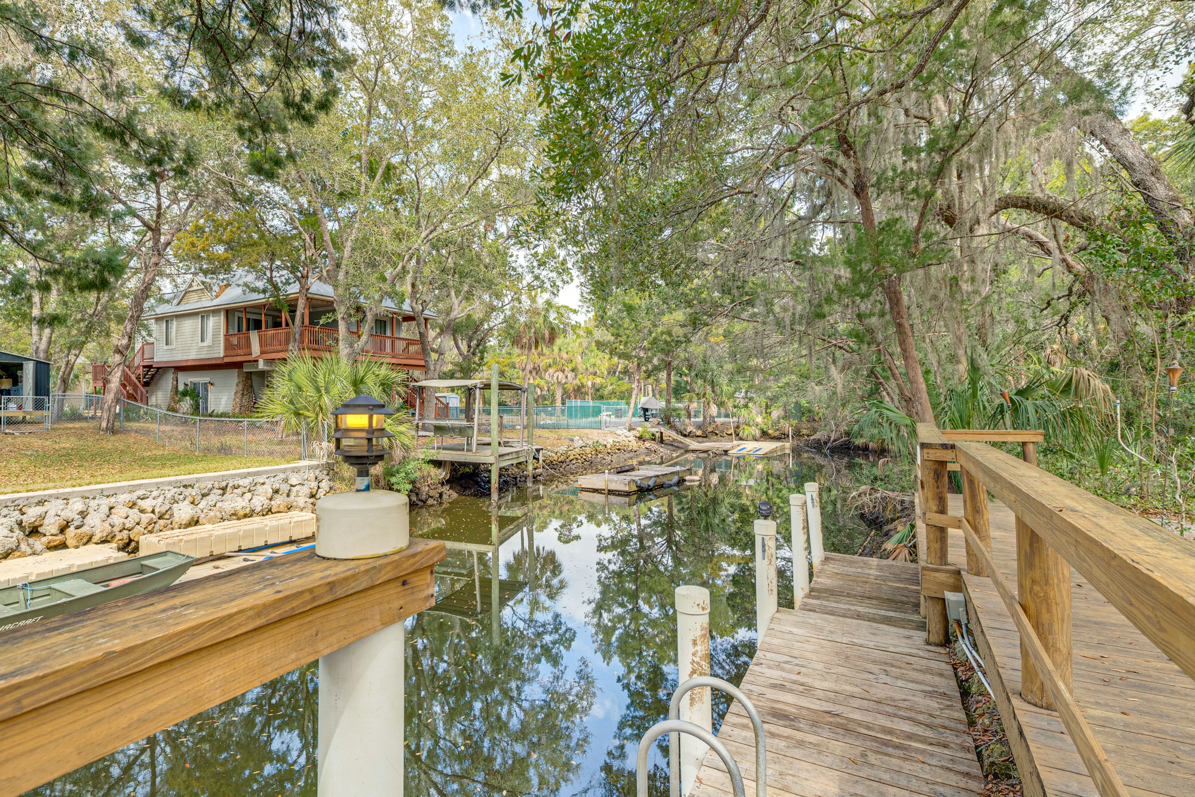 Homosassa Vacation Rental | 2BR | 2BA | 1,910 Sq Ft | Step-Free Entry