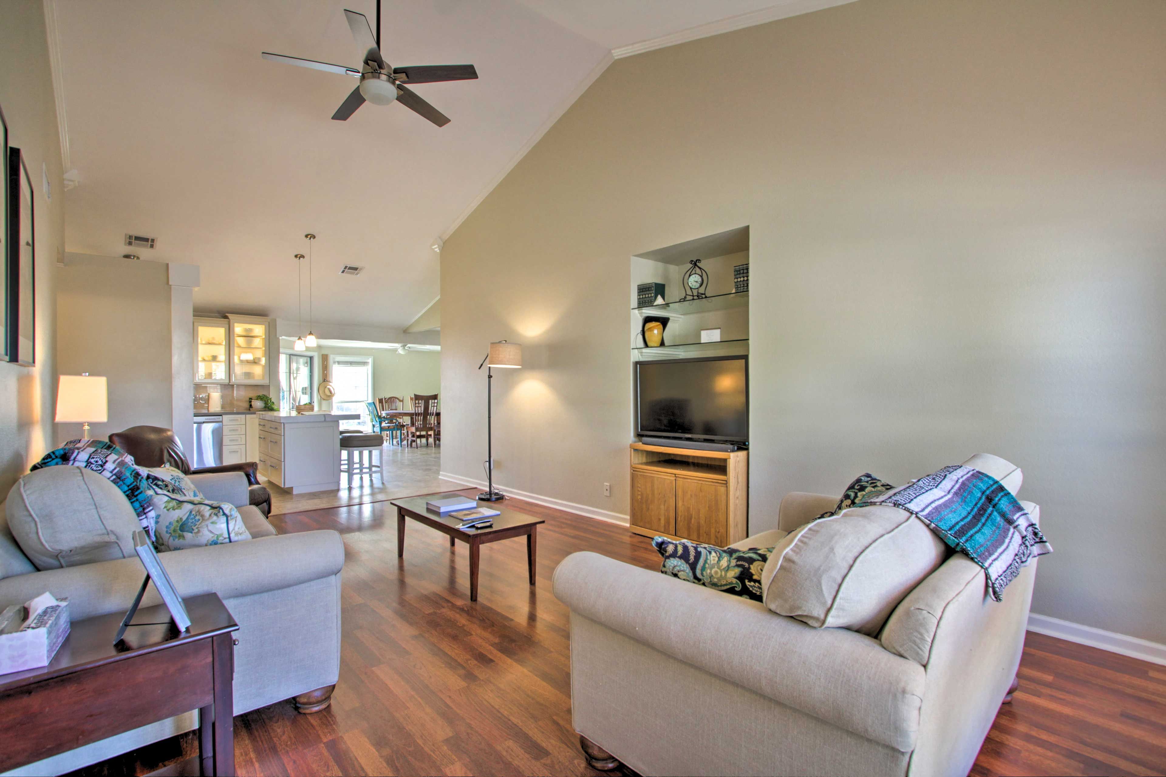 Living Room | Central Air Conditioning & Heating | Smart TV