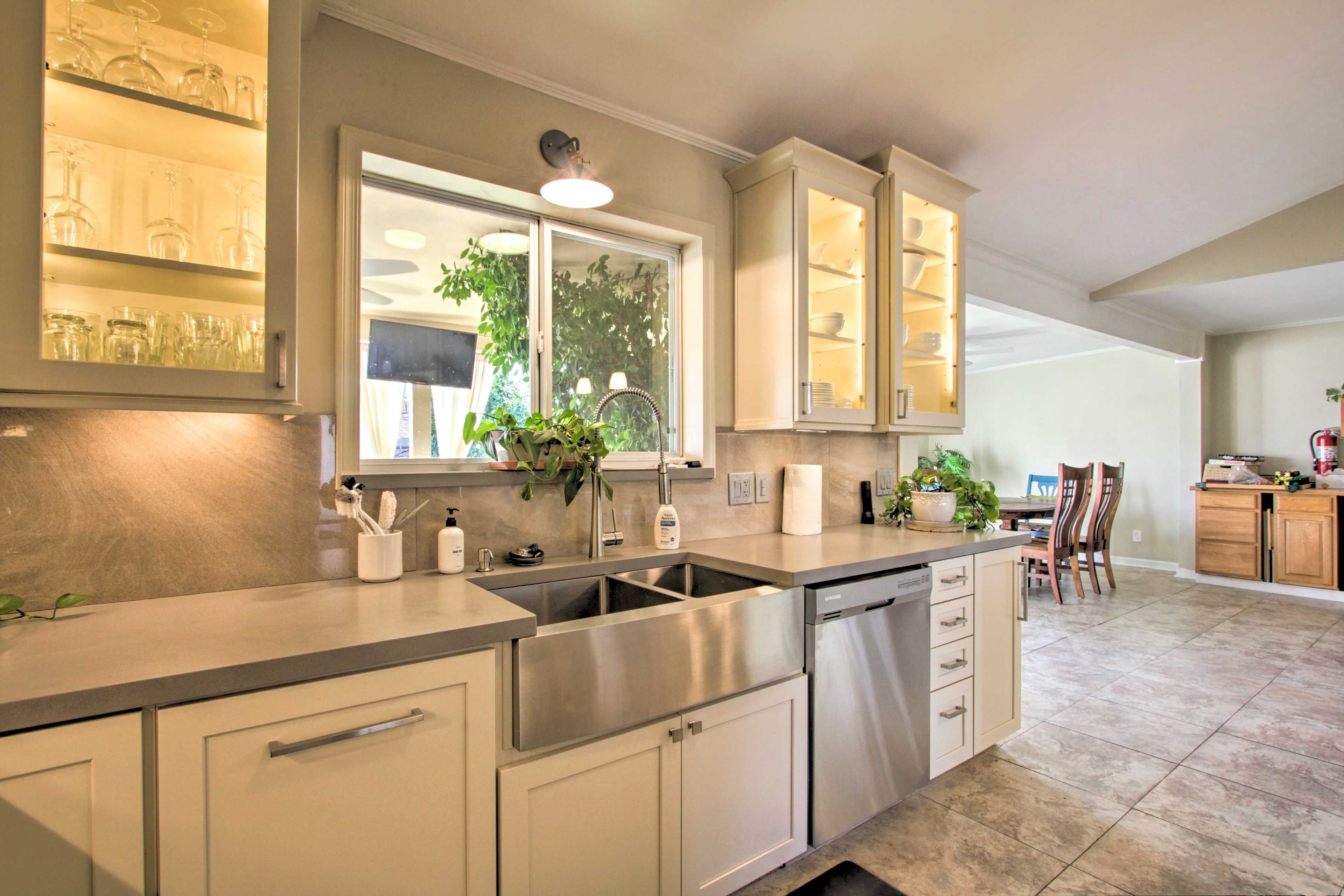 Kitchen | Trash Bags/Paper Towels
