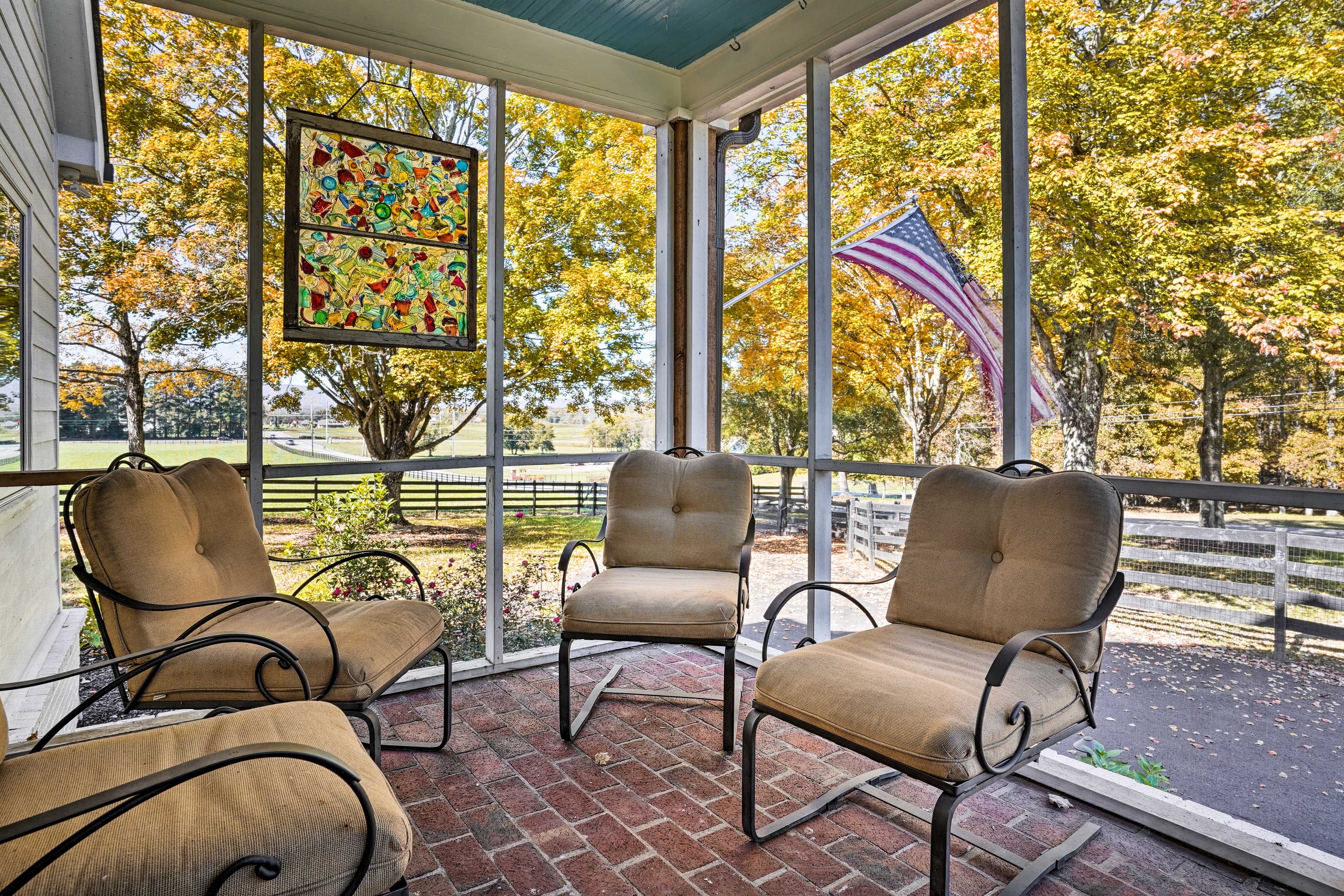 Screened Patio | Backyard | Deck | Fire Pit | Gas Grill | Gazebo w/ Swing