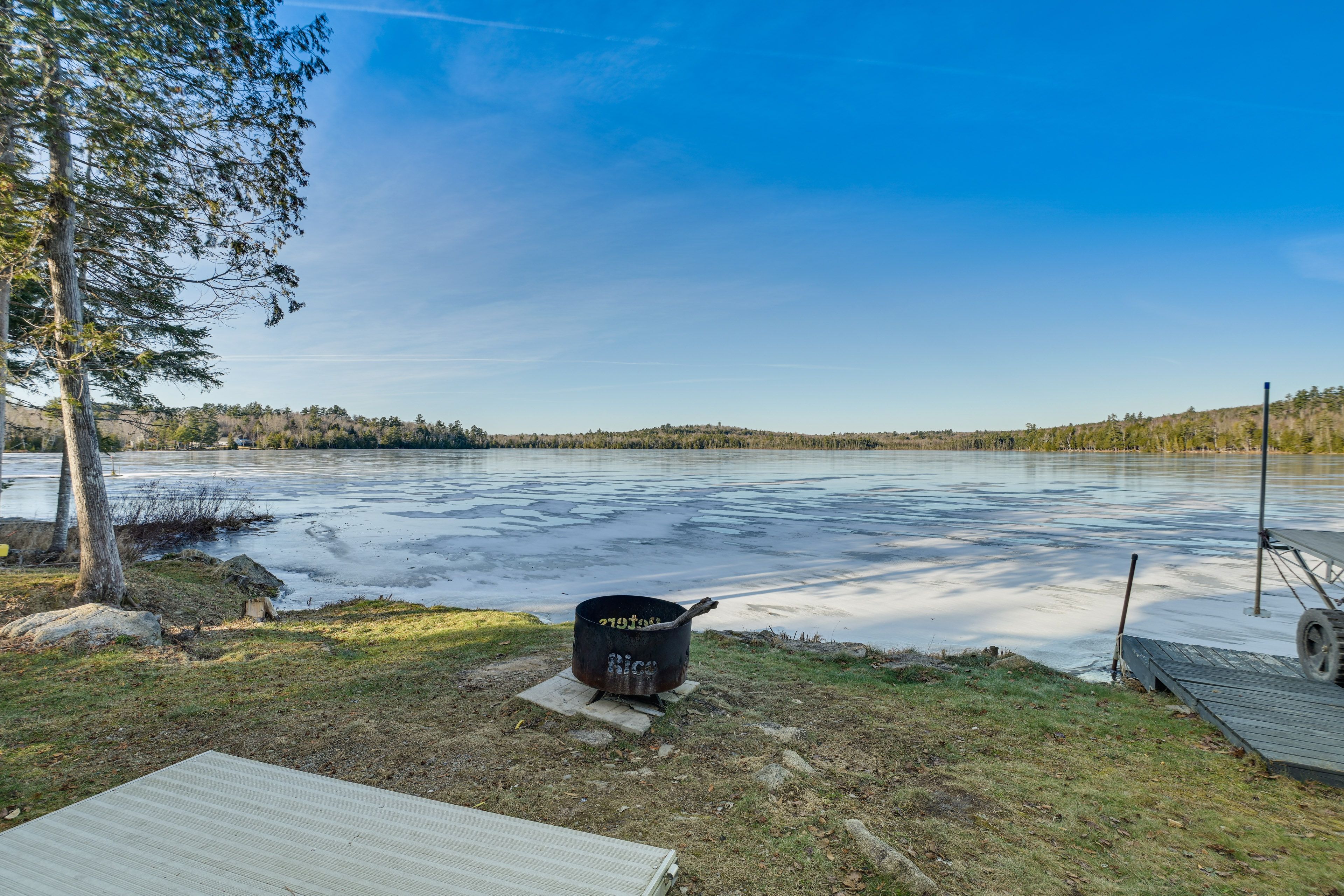 Wood-Burning Fire Pit | Access to Pond
