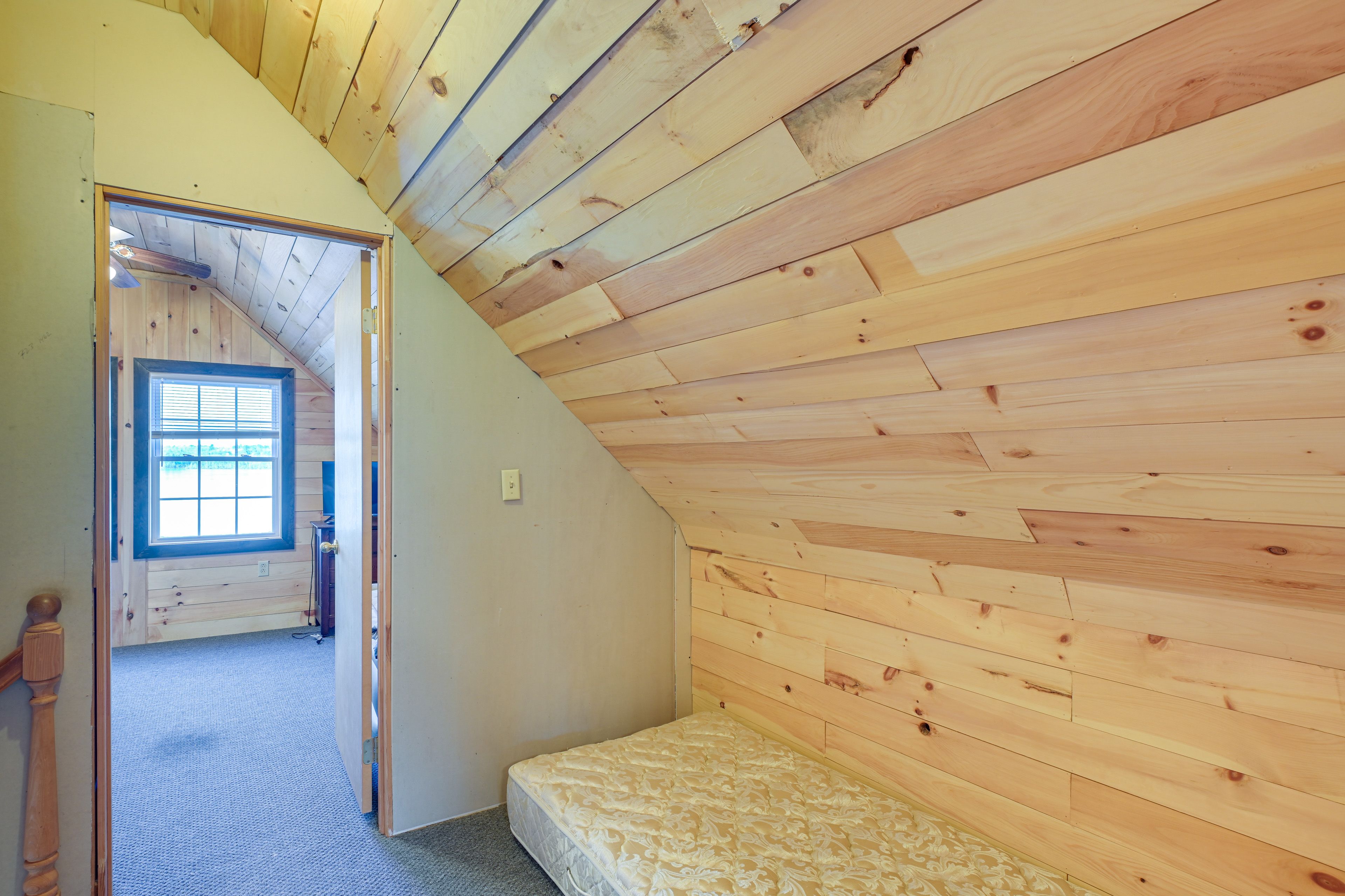 Sleeping Nook | Twin Floor Mattress | 2nd Floor