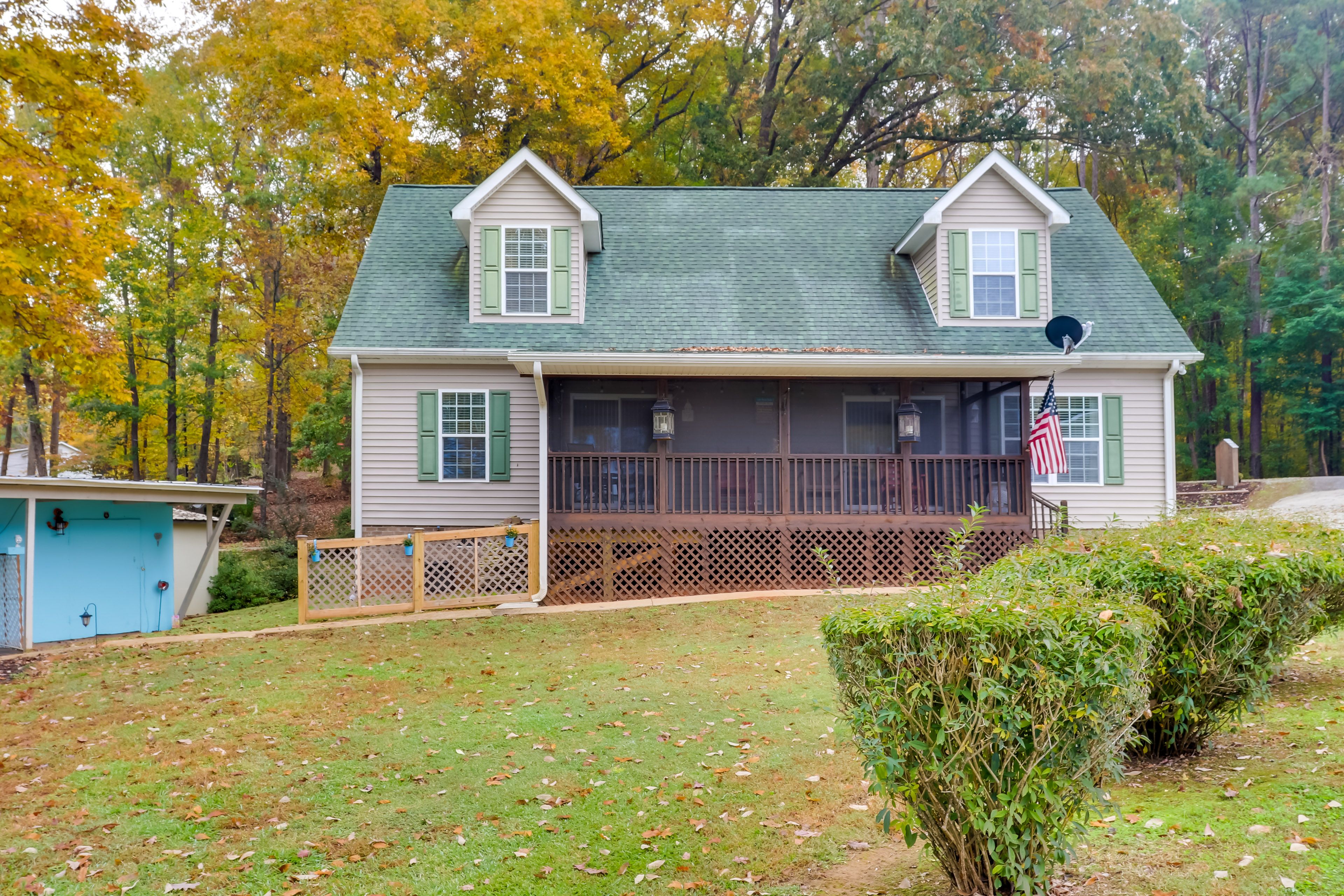 Exterior | Backyard