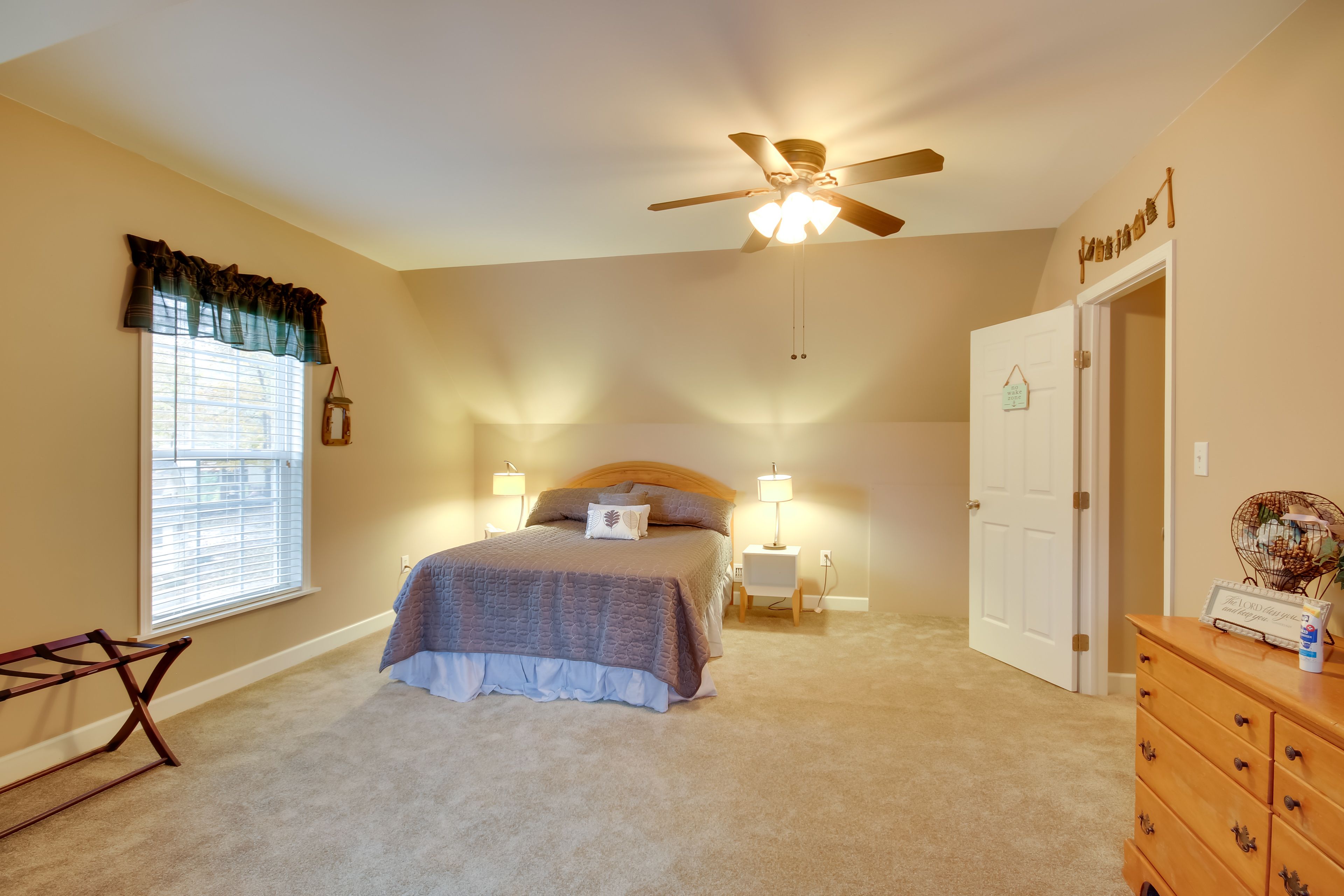 Bedroom 2 | Queen Bed | 2nd Floor