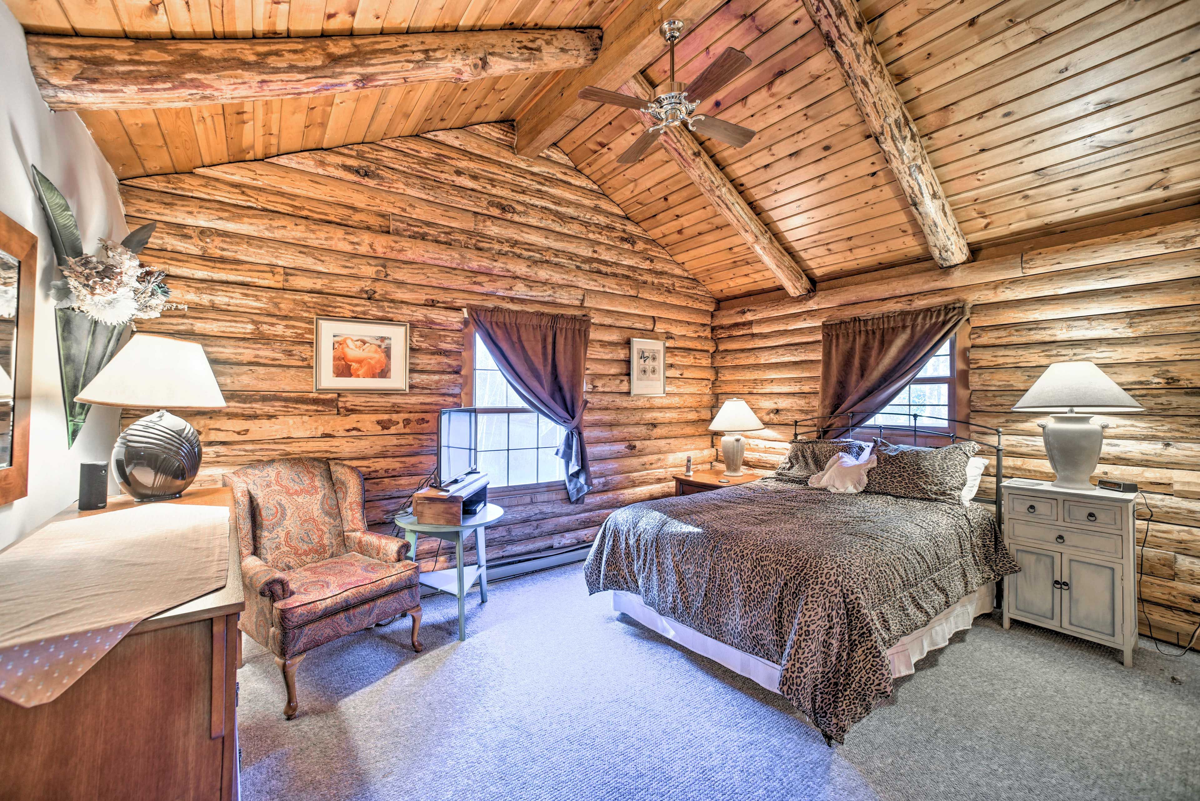 Bedroom 1 | King Bed | 2nd Floor