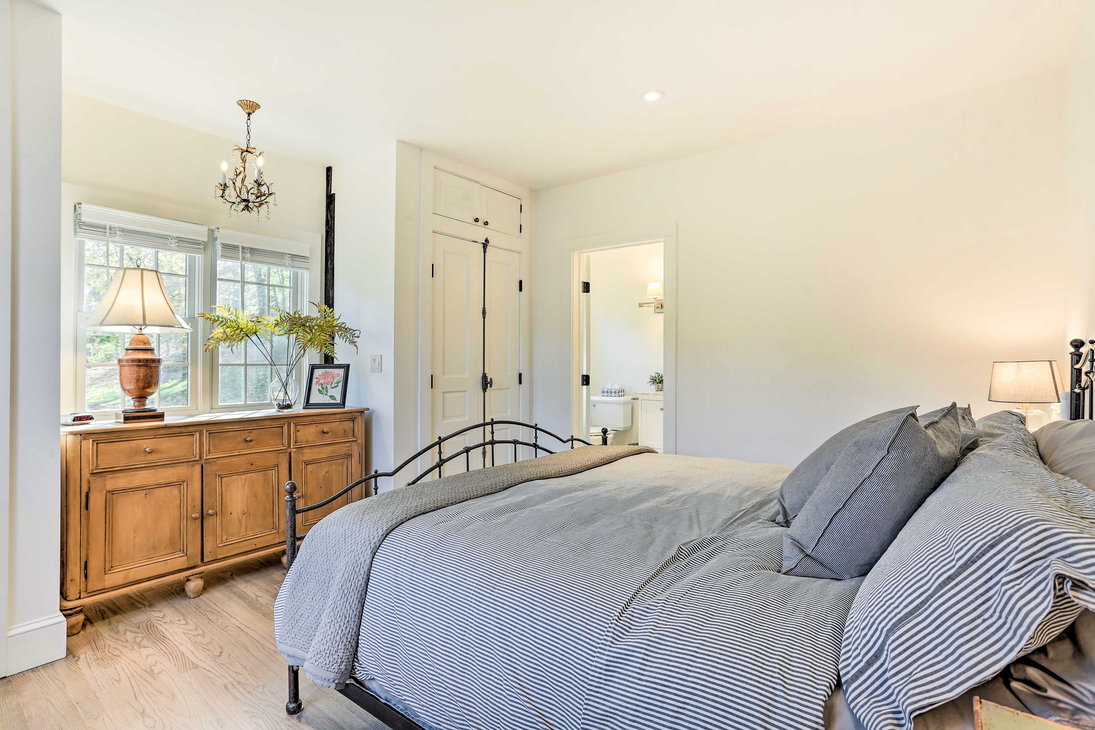 Bedroom 1 | California King Bed